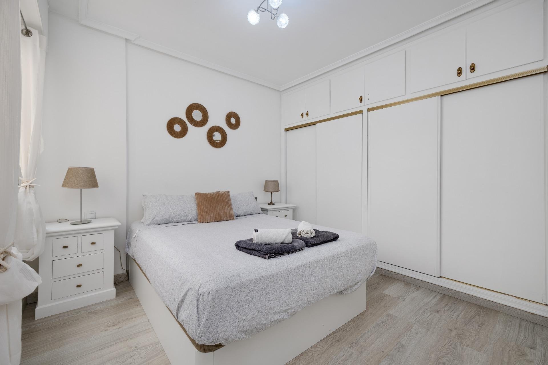 Apartment à Torrevieja, Alicante, Espagne 3 chambres, 92 m2 No. 184297