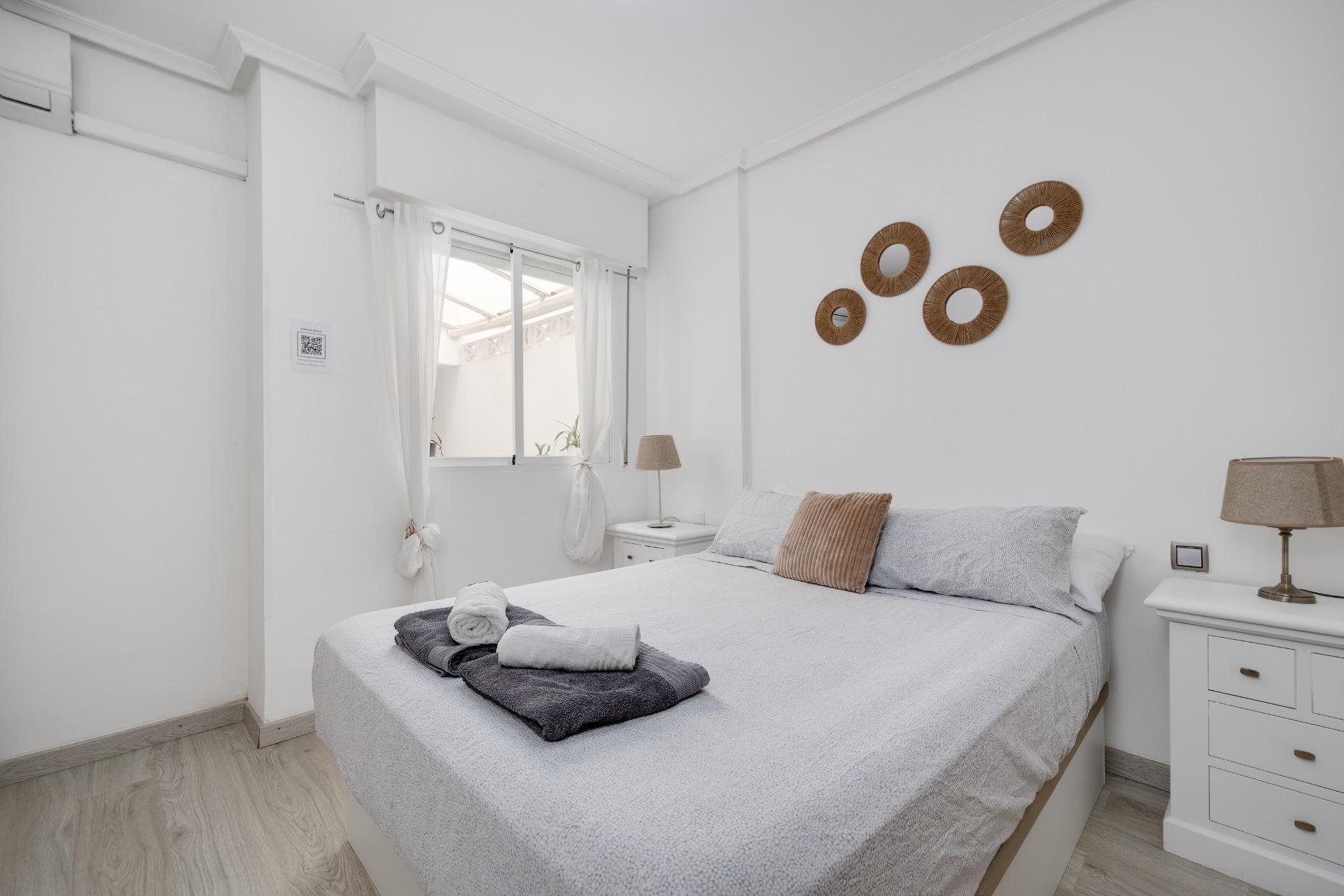 Apartment à Torrevieja, Alicante, Espagne 3 chambres, 92 m2 No. 184297