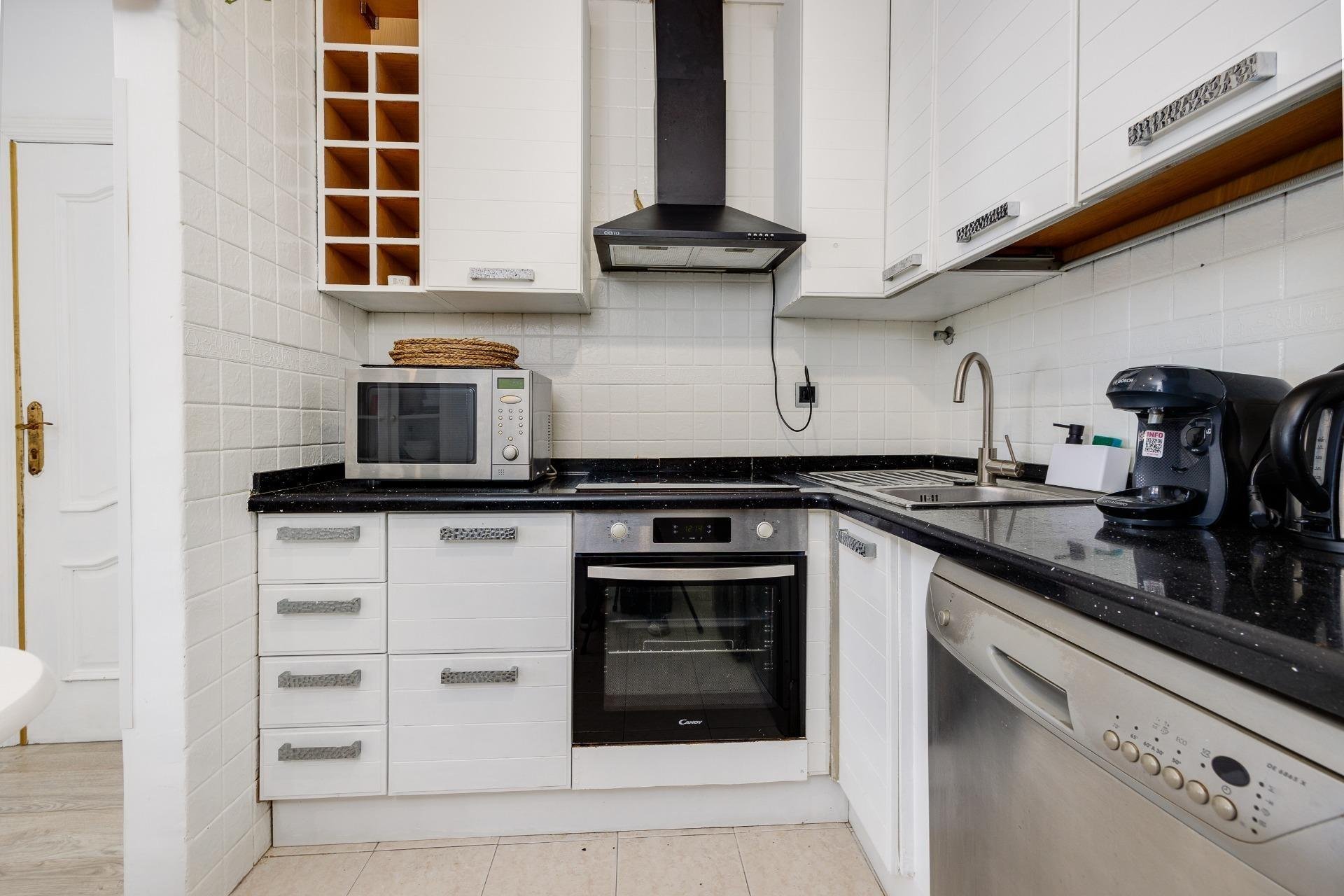 Apartment à Torrevieja, Alicante, Espagne 3 chambres, 92 m2 No. 184297