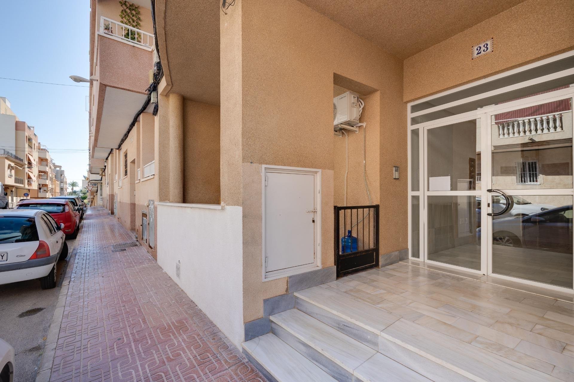 Apartment à Torrevieja, Alicante, Espagne 3 chambres, 92 m2 No. 184297