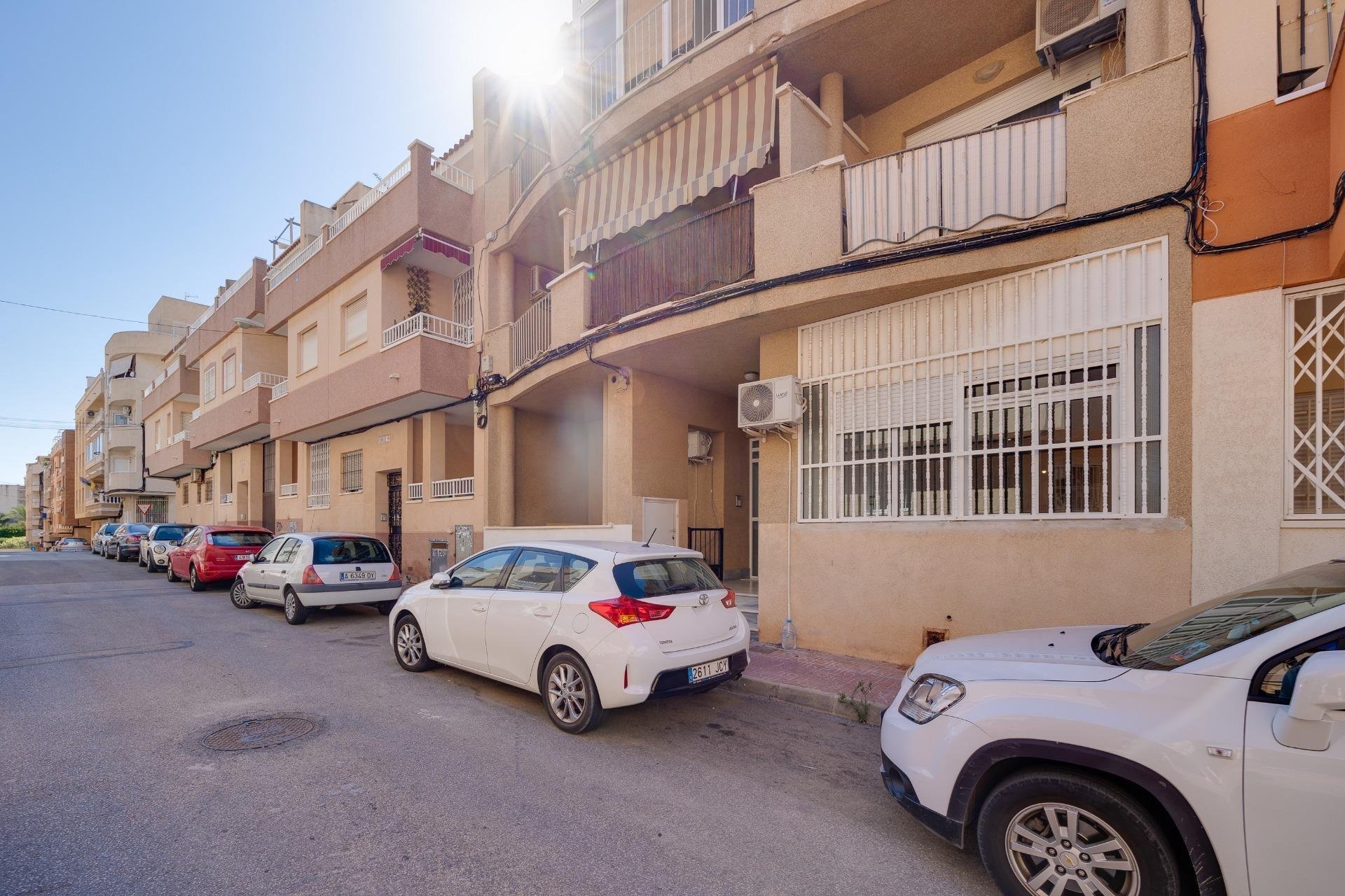 Apartment à Torrevieja, Alicante, Espagne 3 chambres, 92 m2 No. 184297