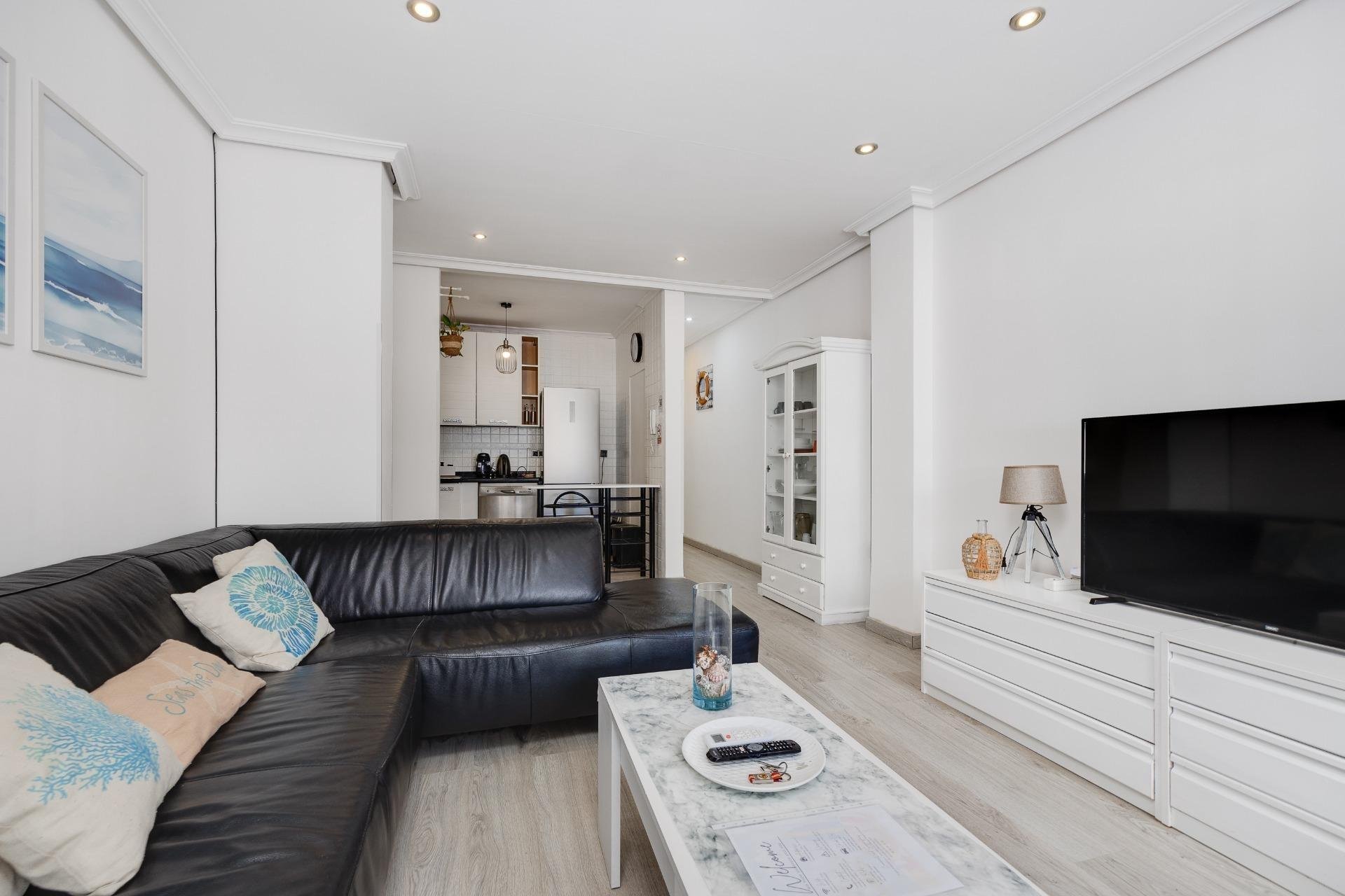 Apartment à Torrevieja, Alicante, Espagne 3 chambres, 92 m2 No. 184297