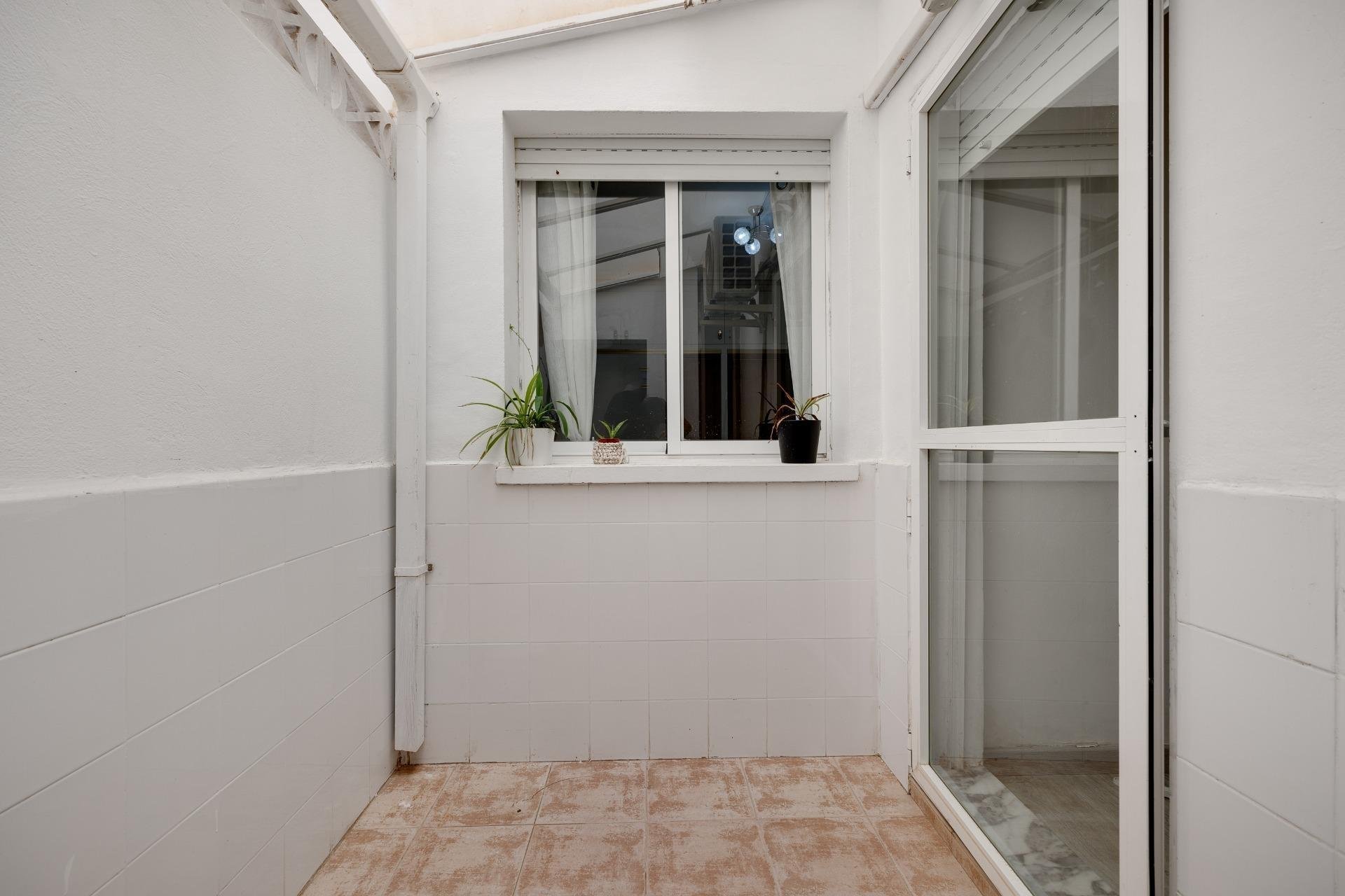 Apartment à Torrevieja, Alicante, Espagne 3 chambres, 92 m2 No. 184297