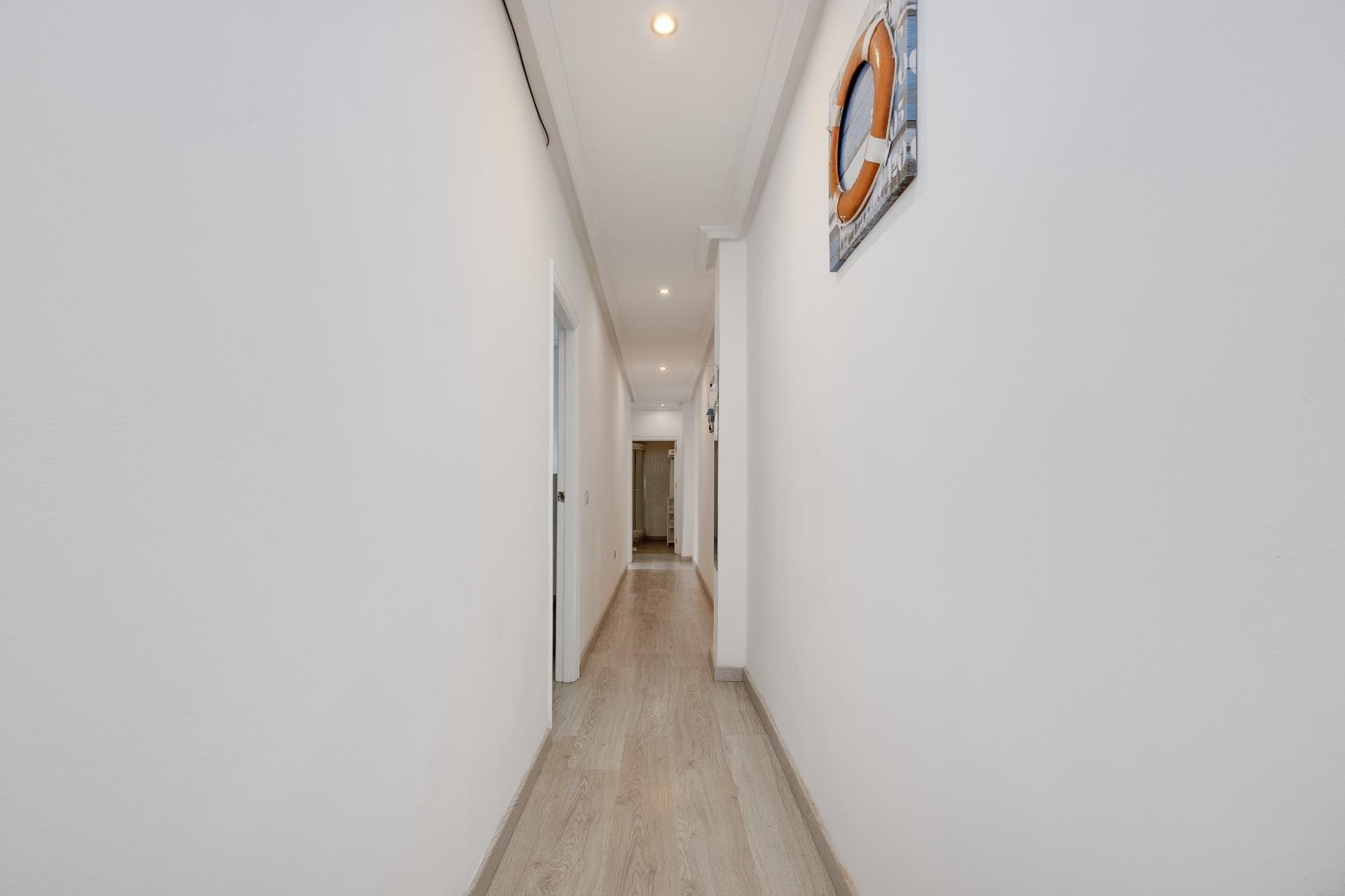 Apartment à Torrevieja, Alicante, Espagne 3 chambres, 92 m2 No. 184297