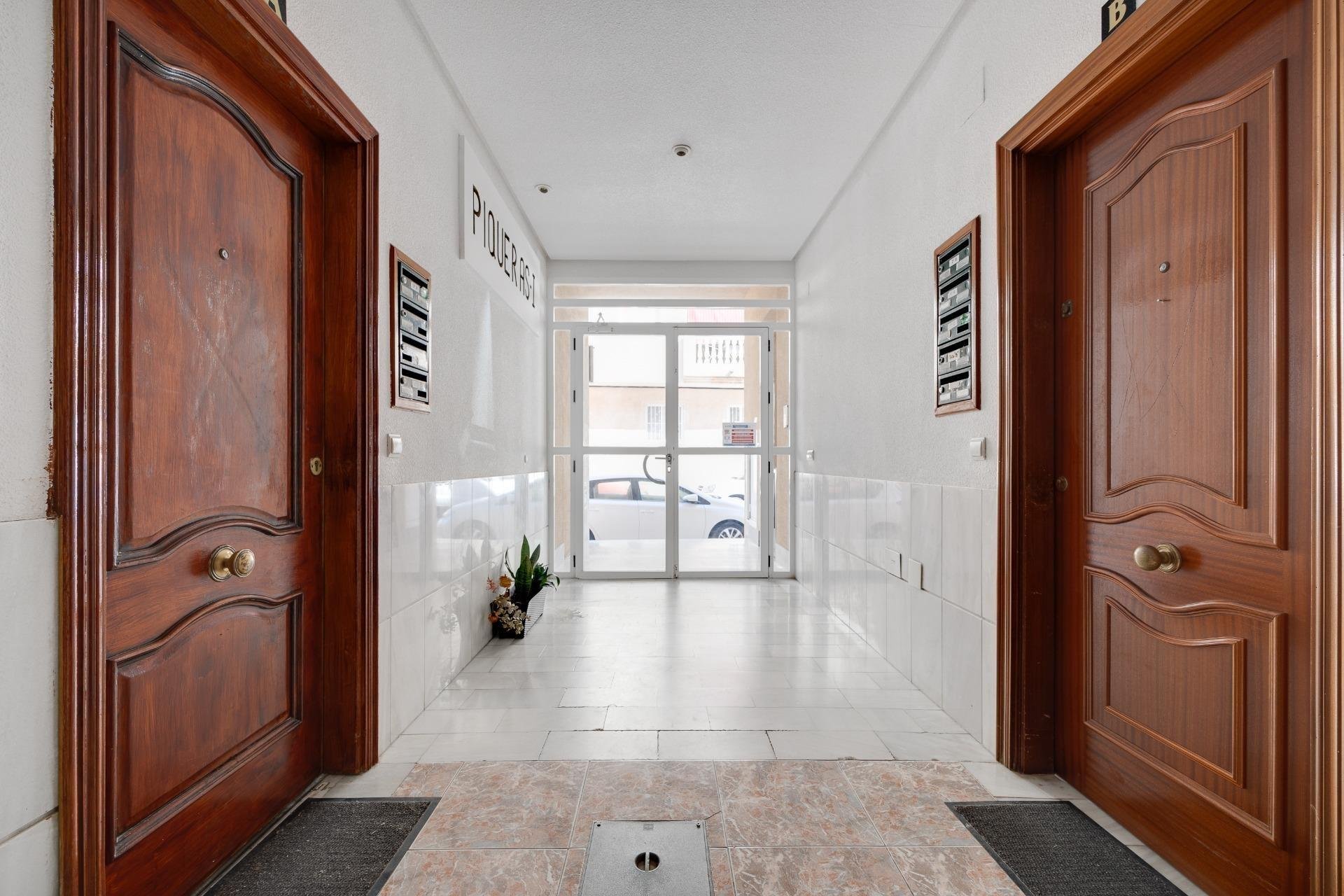 Apartment à Torrevieja, Alicante, Espagne 3 chambres, 92 m2 No. 184297
