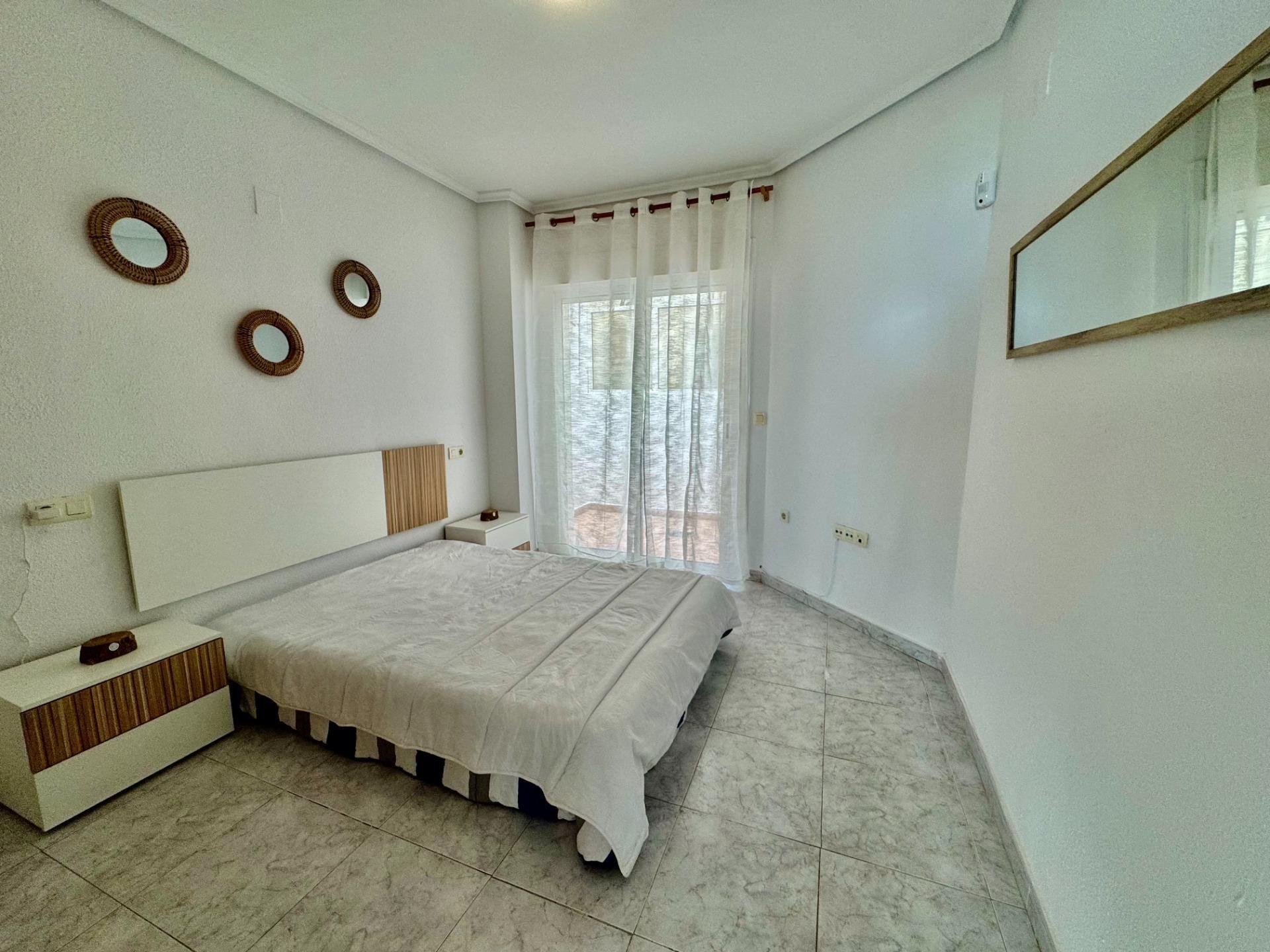 Apartment in Torrevieja, Alicante, Spain 2 bedrooms, 74 sq.m. No. 184300