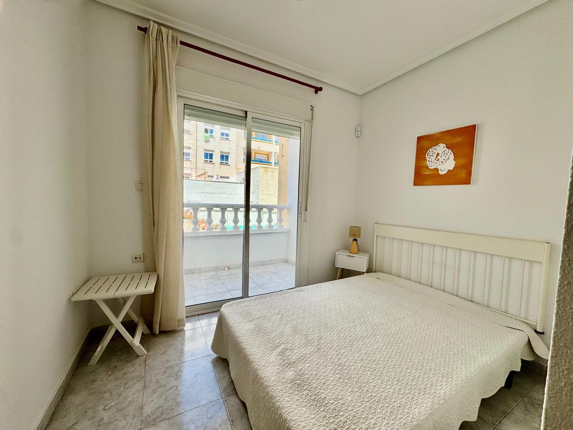 Apartment in Torrevieja, Alicante, Spain 2 bedrooms, 74 sq.m. No. 184300