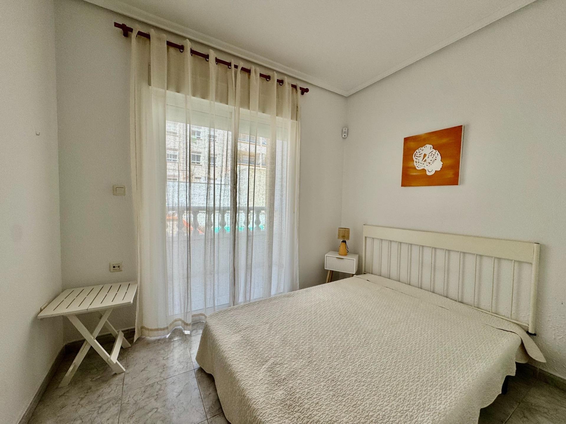 Apartment in Torrevieja, Alicante, Spain 2 bedrooms, 74 sq.m. No. 184300
