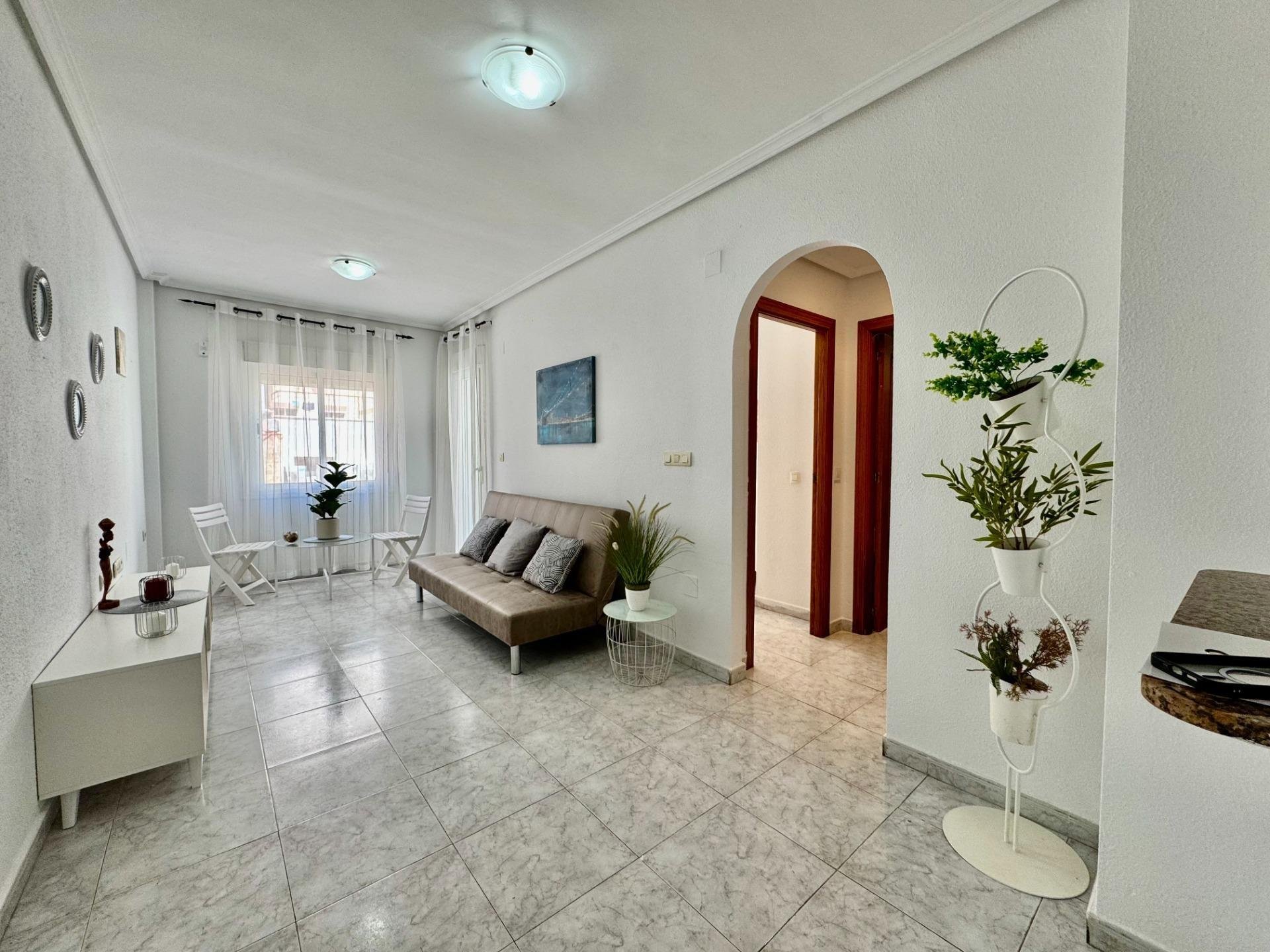 Apartment in Torrevieja, Alicante, Spain 2 bedrooms, 74 sq.m. No. 184300