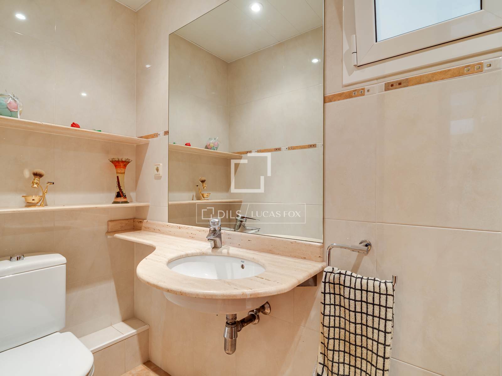 Appartamento a Barcelona, Spagna 4 camere da letto, 160 mq. N° 192807