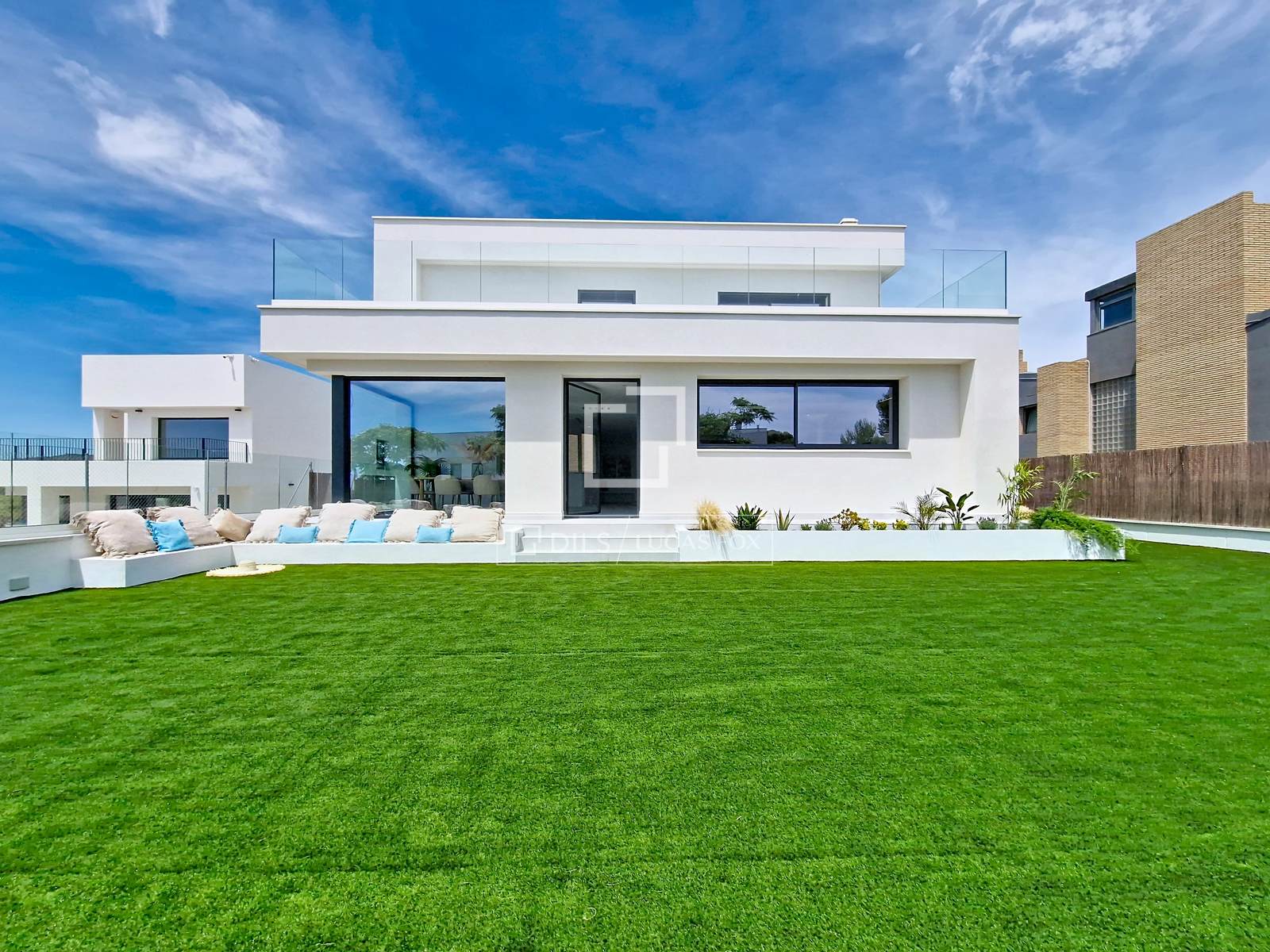 Villa in Vilanova i la Geltru, Barcelona, Spain 4 bedrooms, 380 sq.m. No. 192811