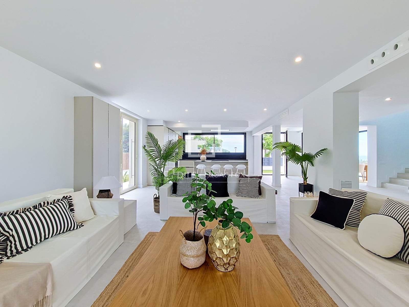 Villa in Vilanova i la Geltru, Barcelona, Spain 4 bedrooms, 380 sq.m. No. 192811