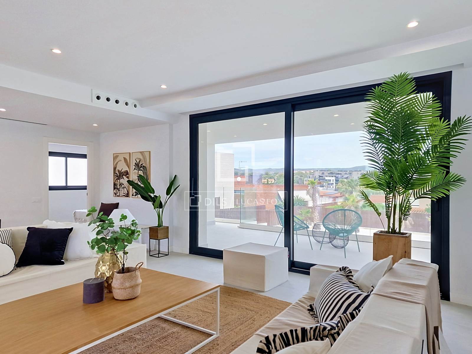 Villa in Vilanova i la Geltru, Barcelona, Spain 4 bedrooms, 380 sq.m. No. 192811