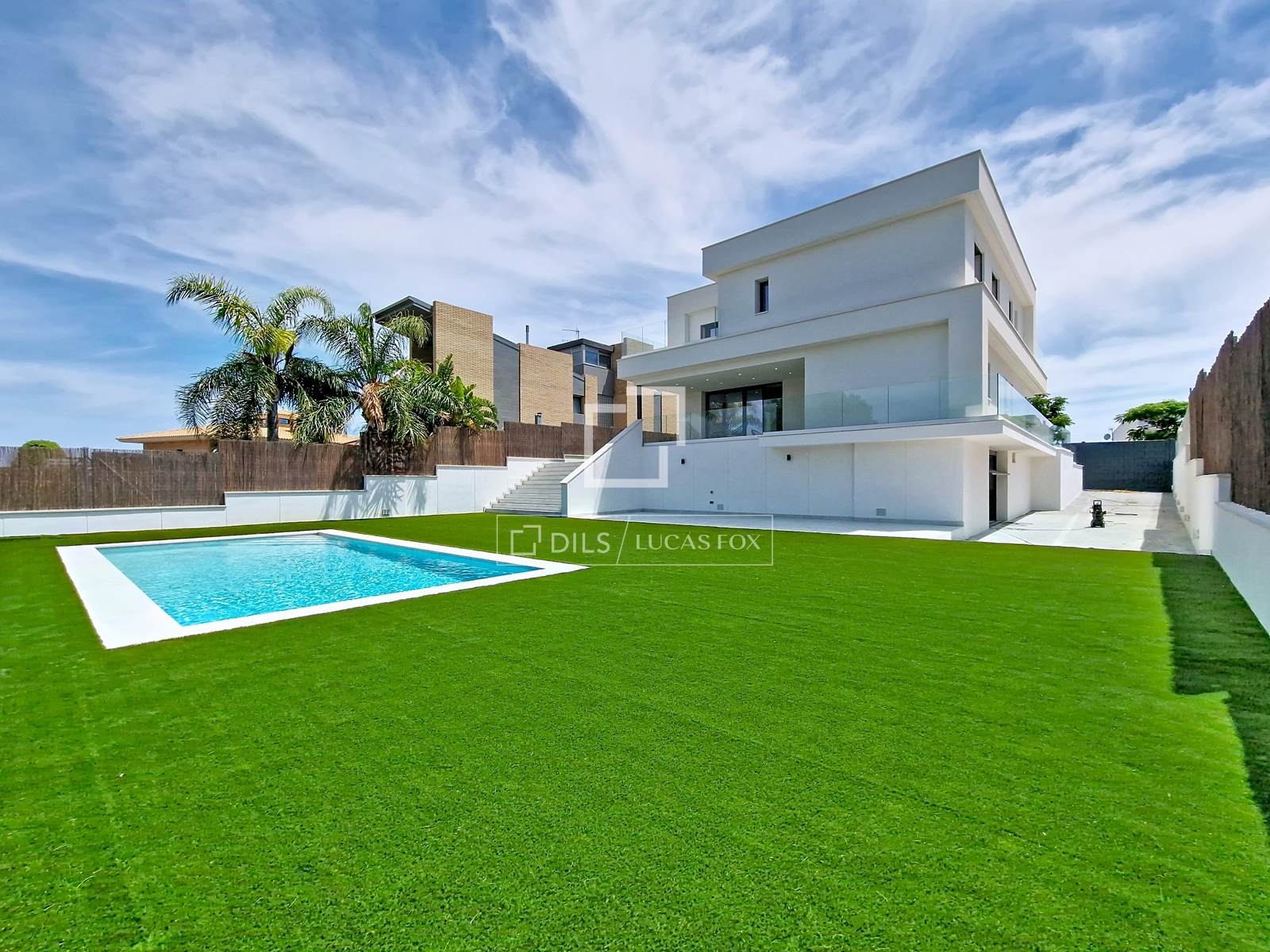 Villa in Vilanova i la Geltru, Barcelona, Spain 4 bedrooms, 380 sq.m. No. 192811