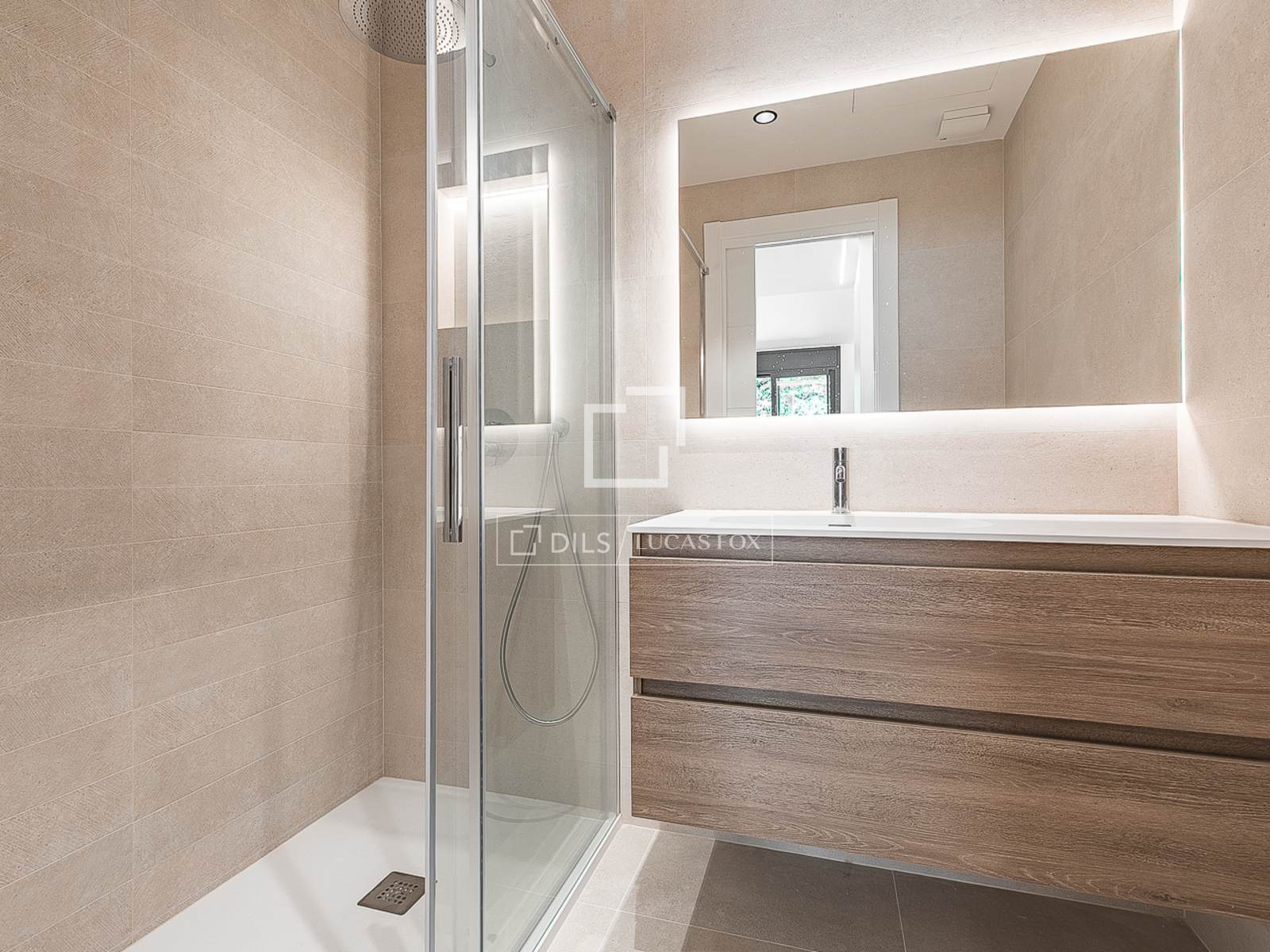 Wohnung in Barcelona, Spanien 2 Schlafzimmer, 69 m2 Nr. 192808