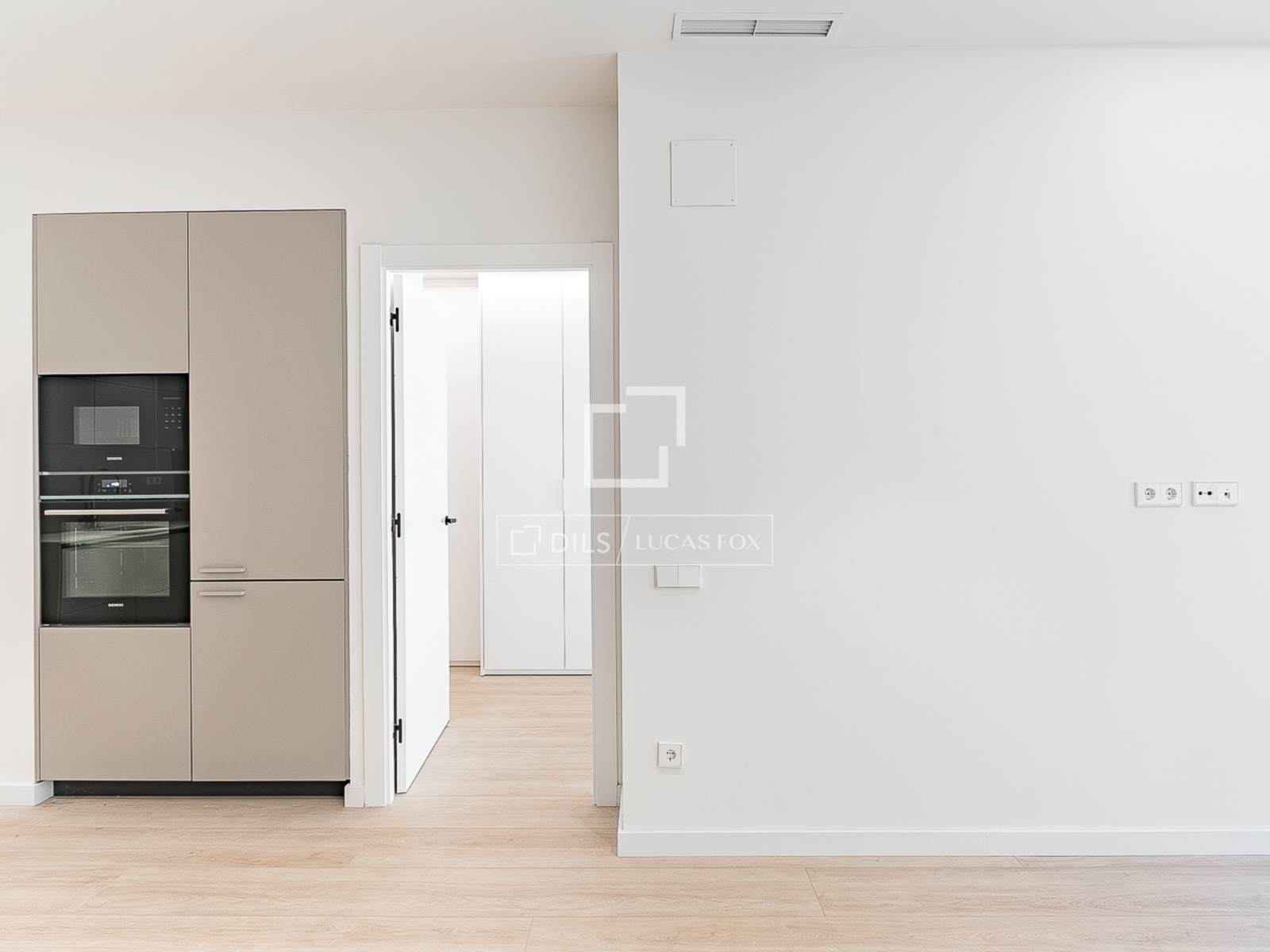 Wohnung in Barcelona, Spanien 2 Schlafzimmer, 69 m2 Nr. 192808