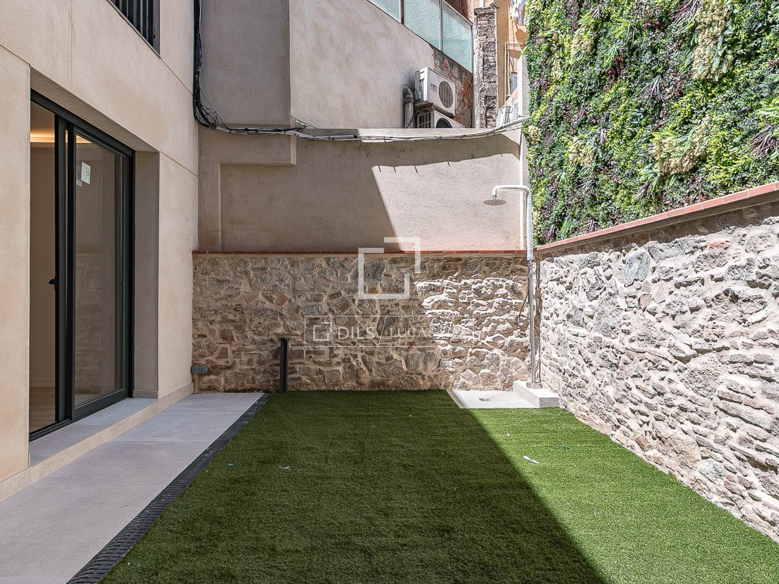 Wohnung in Barcelona, Spanien 2 Schlafzimmer, 69 m2 Nr. 192808