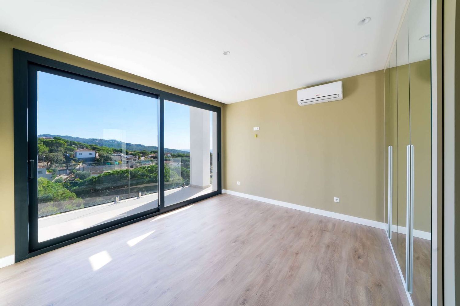 House in Lloret de Mar, Girona, Spanien 3 Schlafzimmer, 330 m2 Nr. 168472