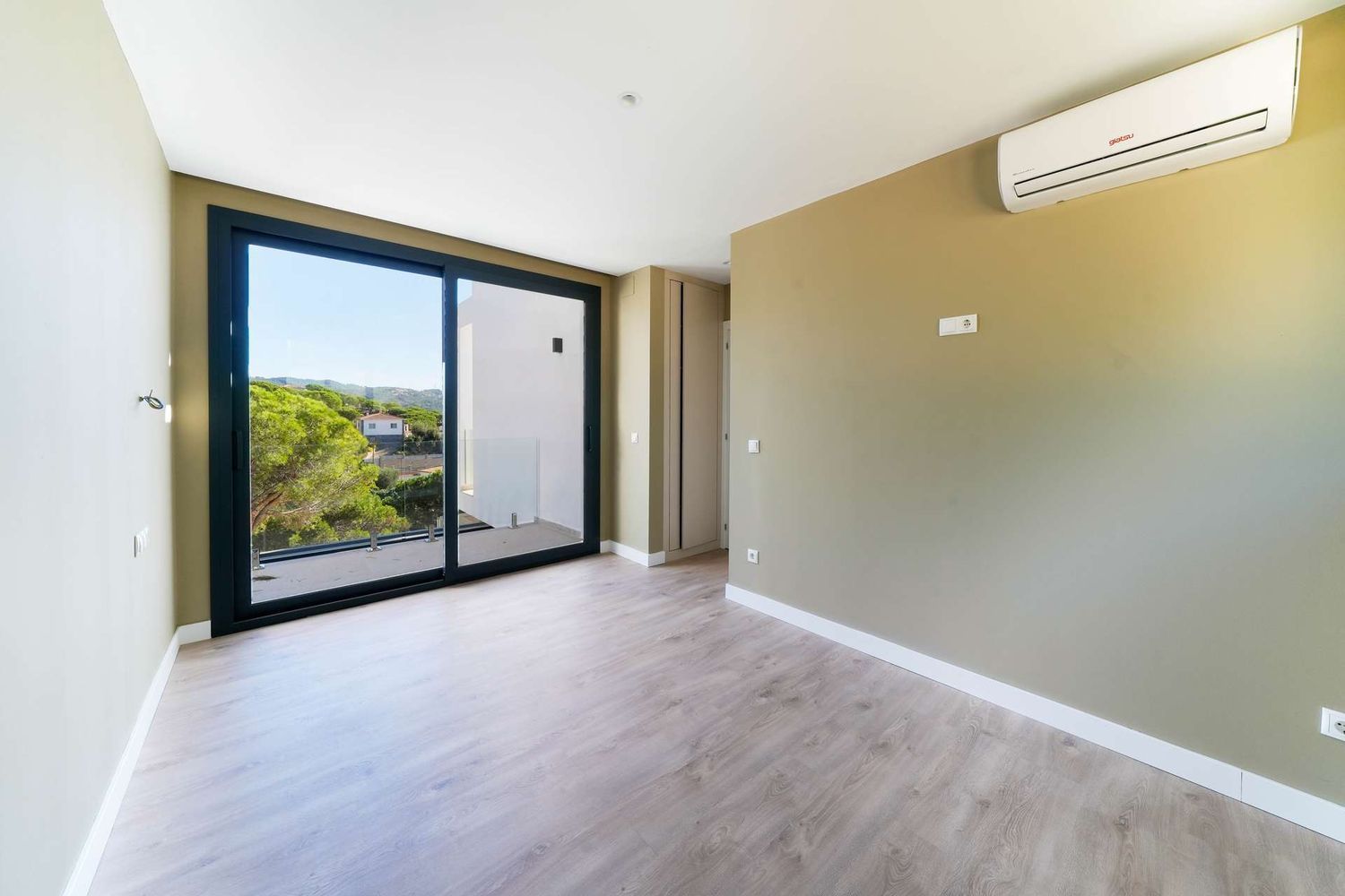 House in Lloret de Mar, Girona, Spanien 3 Schlafzimmer, 330 m2 Nr. 168472