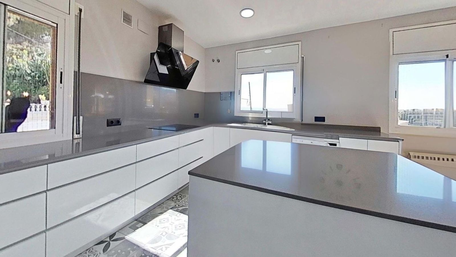 House in Calafell, Tarragona, Spain 4 bedrooms, 188 sq.m. No. 166750