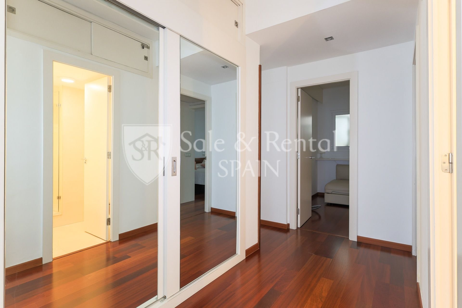 House in Barcelona, Spain 3 bedrooms, 111 sq.m. No. 166755