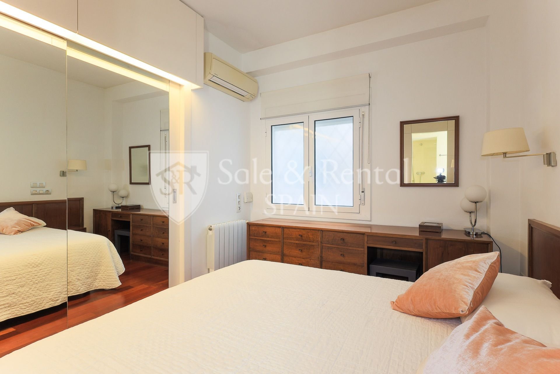 House in Barcelona, Spain 3 bedrooms, 111 sq.m. No. 166755