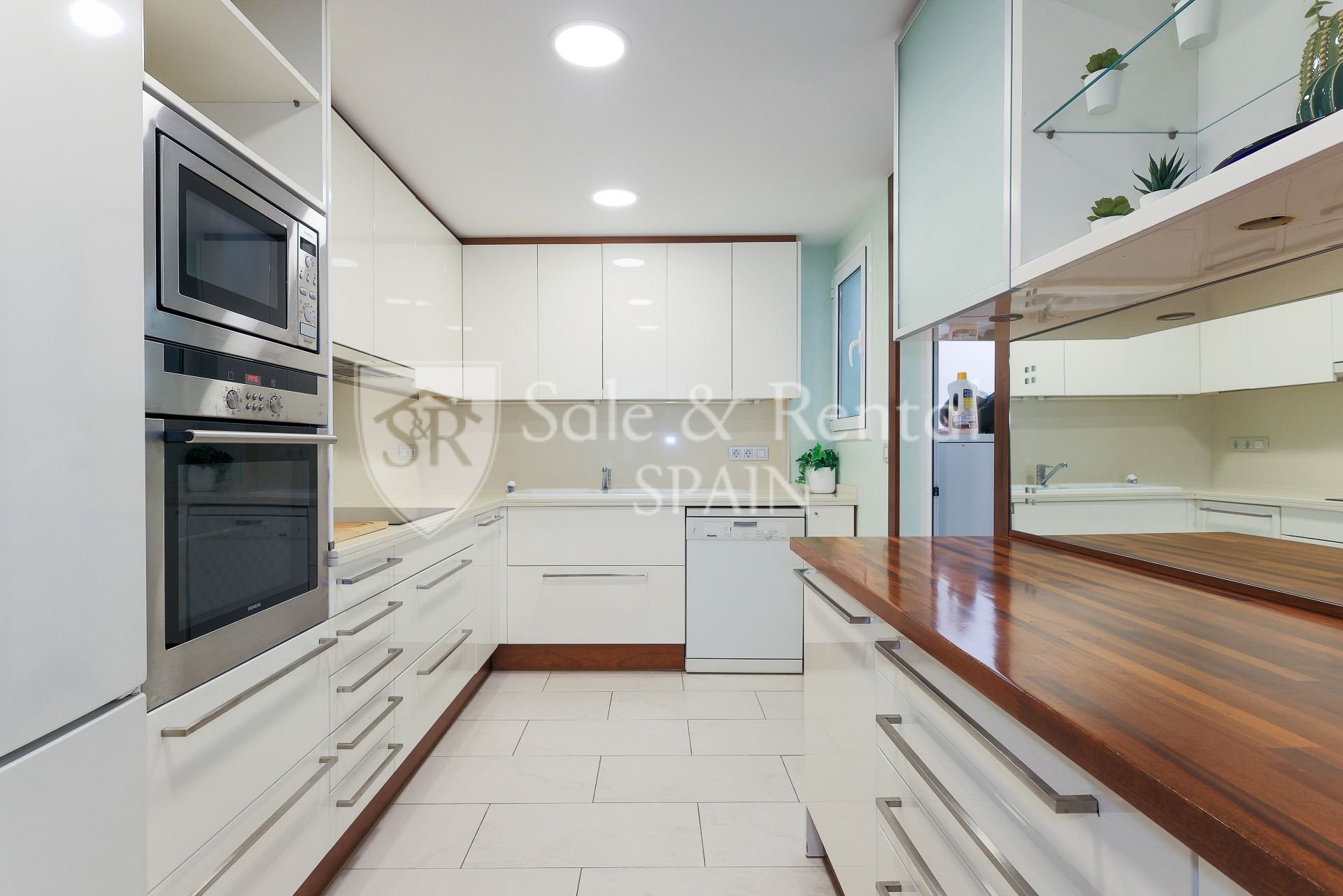 House in Barcelona, Spain 3 bedrooms, 111 sq.m. No. 166755
