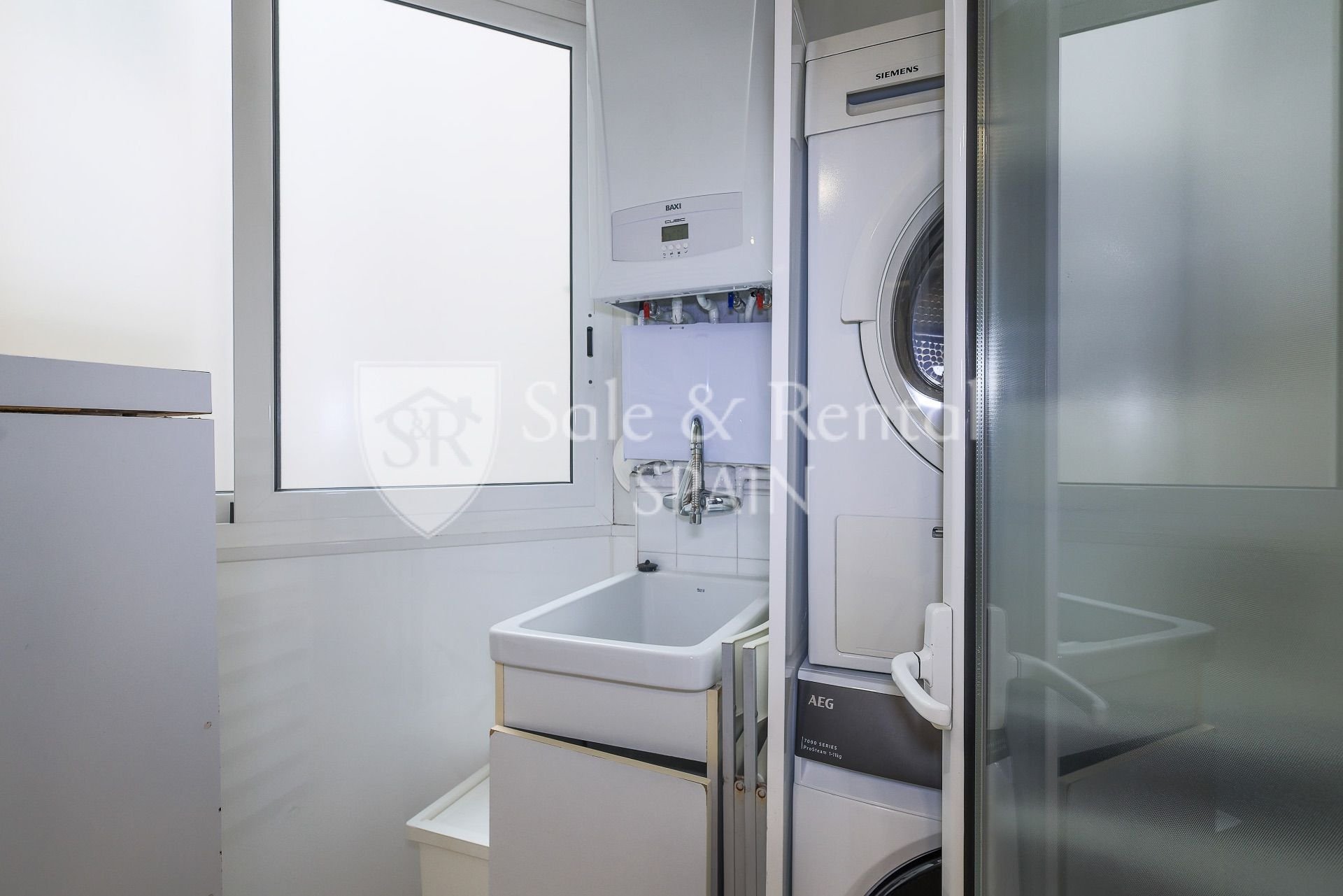 House in Barcelona, Spain 3 bedrooms, 111 sq.m. No. 166755