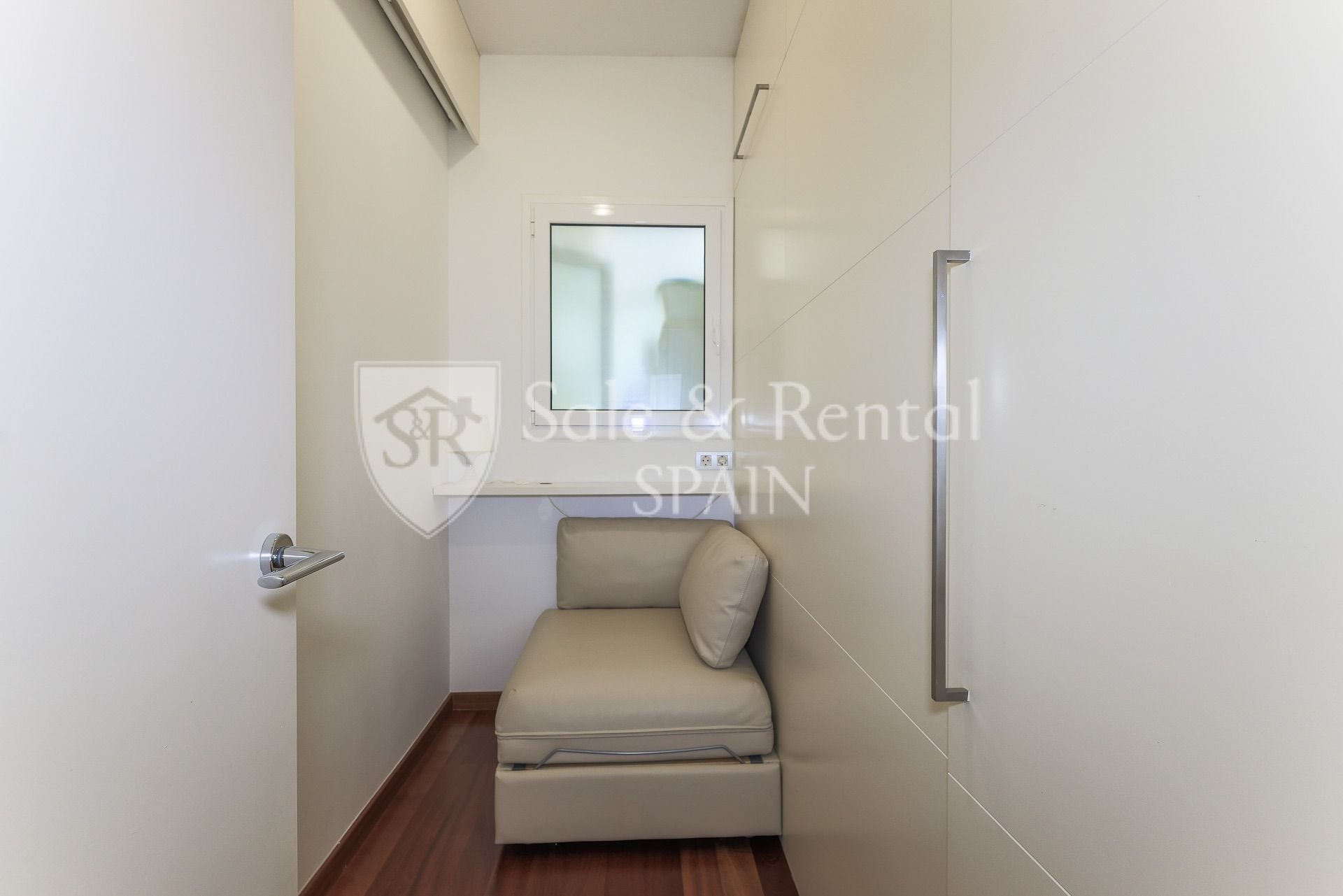 House in Barcelona, Spain 3 bedrooms, 111 sq.m. No. 166755