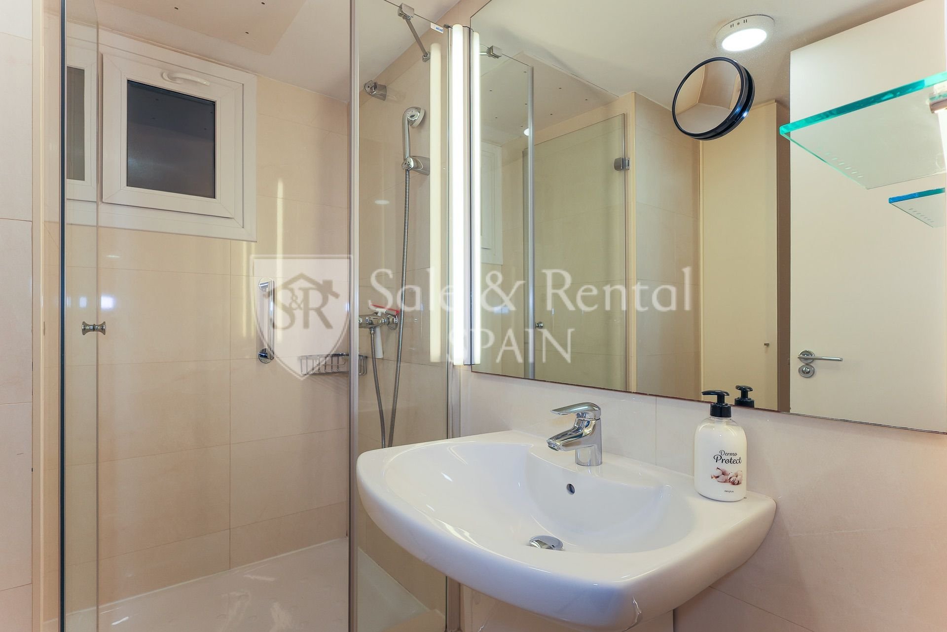 House in Barcelona, Spain 3 bedrooms, 111 sq.m. No. 166755