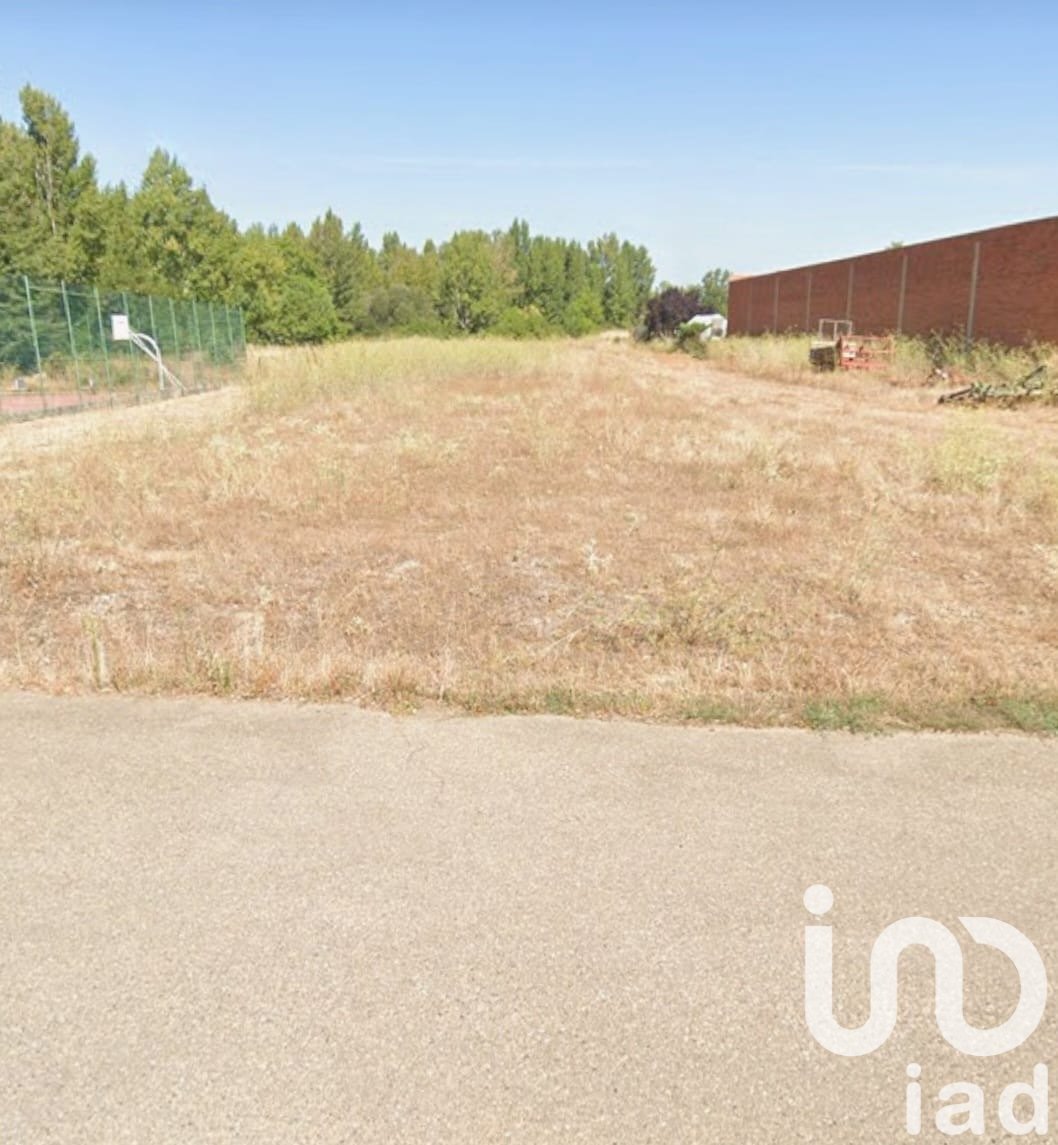 Land plot in Villaturiel, Leon, Spain 4592 sq.m. No. 185924