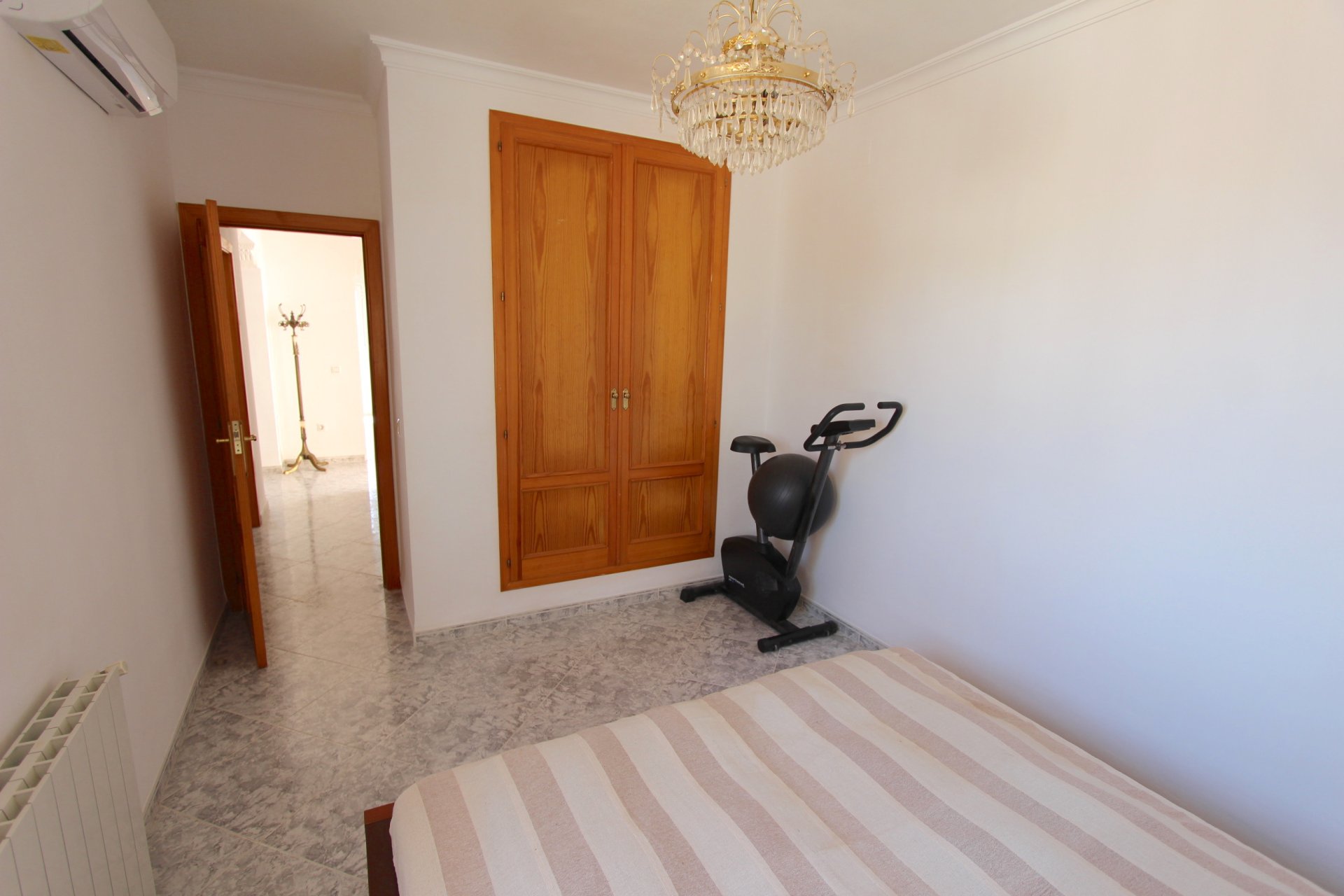 Villa i Calpe, Alicante, Spanien 4 sovrum, 238 kvm. Nr. 168645