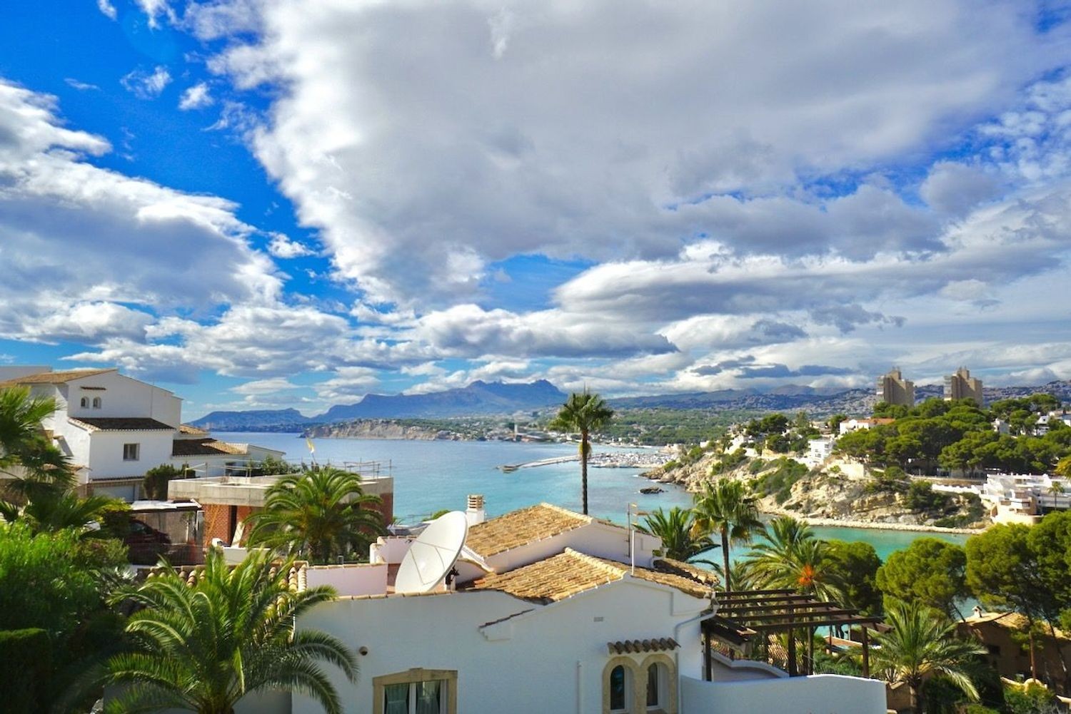 Villa in Moraira, Alicante, Spain 4 bedrooms, 265 sq.m. No. 180784