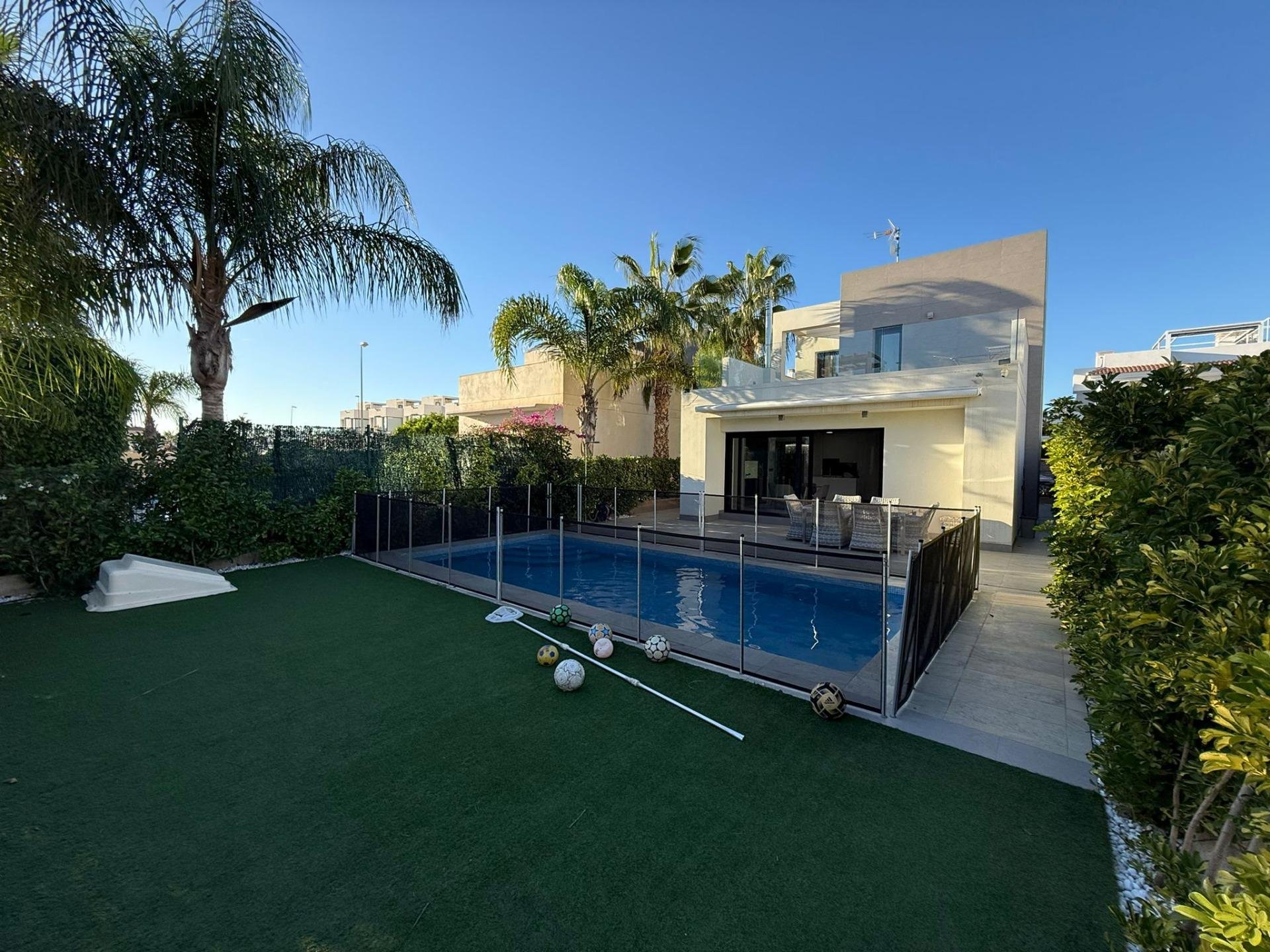 Villa en Ciudad Quesada, Alicante, España 3 dormitorios, 125 m2 No. 165753
