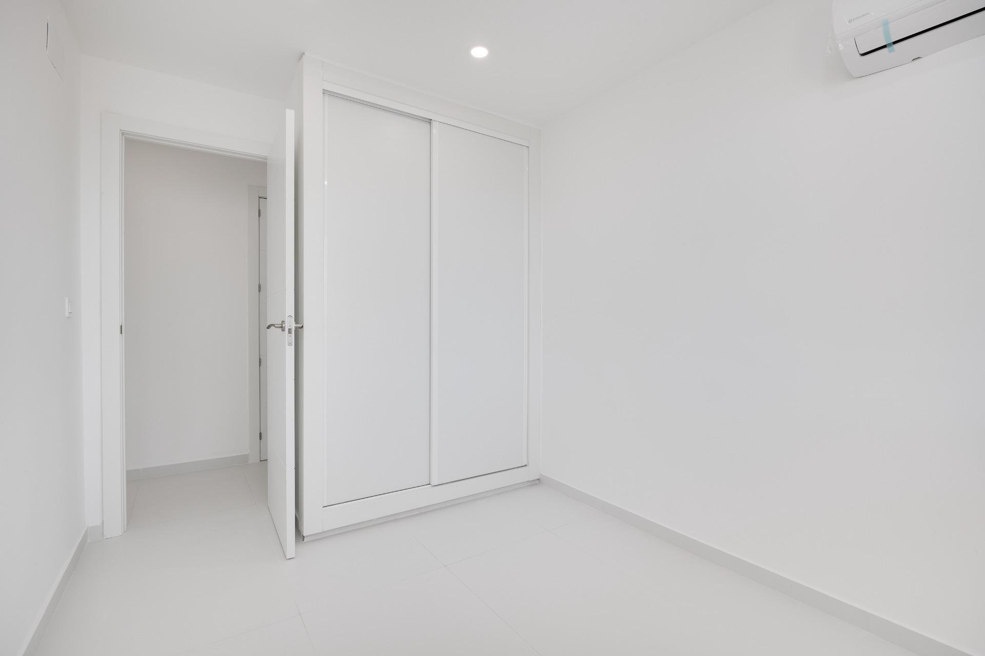 Dzīvoklis Torrevieja, Alicante, Spānijā 3 istabas, 102 m2 Nr. 165755