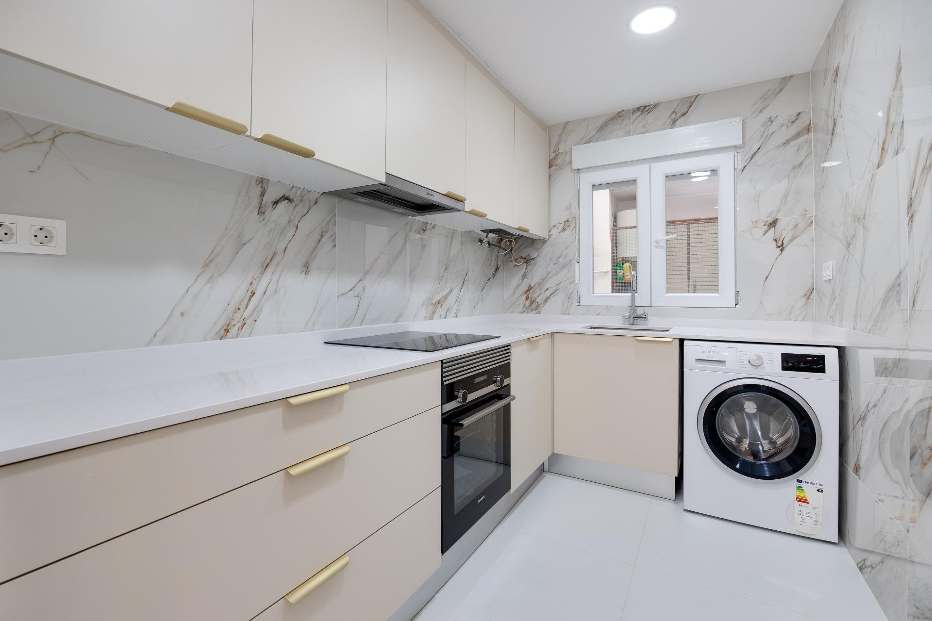 Dzīvoklis Torrevieja, Alicante, Spānijā 3 istabas, 102 m2 Nr. 165755