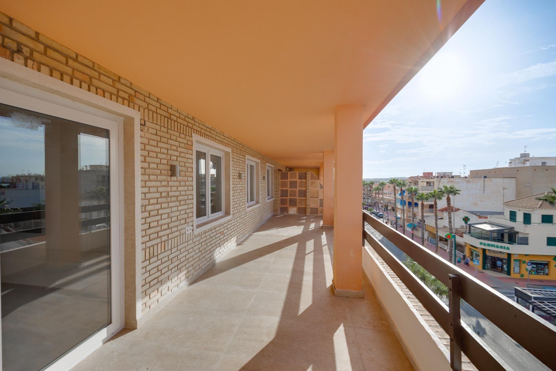 Dzīvoklis Torrevieja, Alicante, Spānijā 3 istabas, 102 m2 Nr. 165755