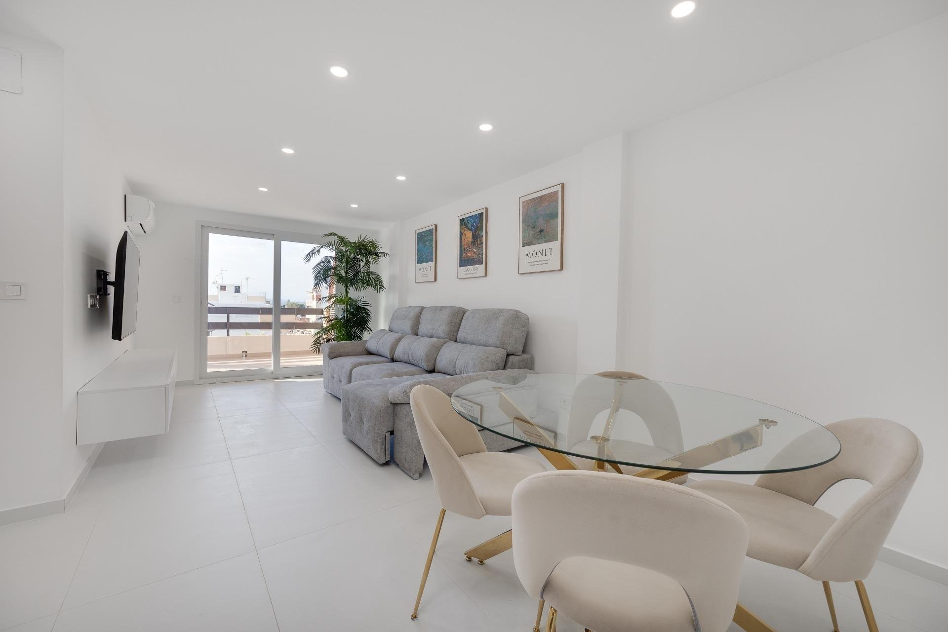 Dzīvoklis Torrevieja, Alicante, Spānijā 3 istabas, 102 m2 Nr. 165755