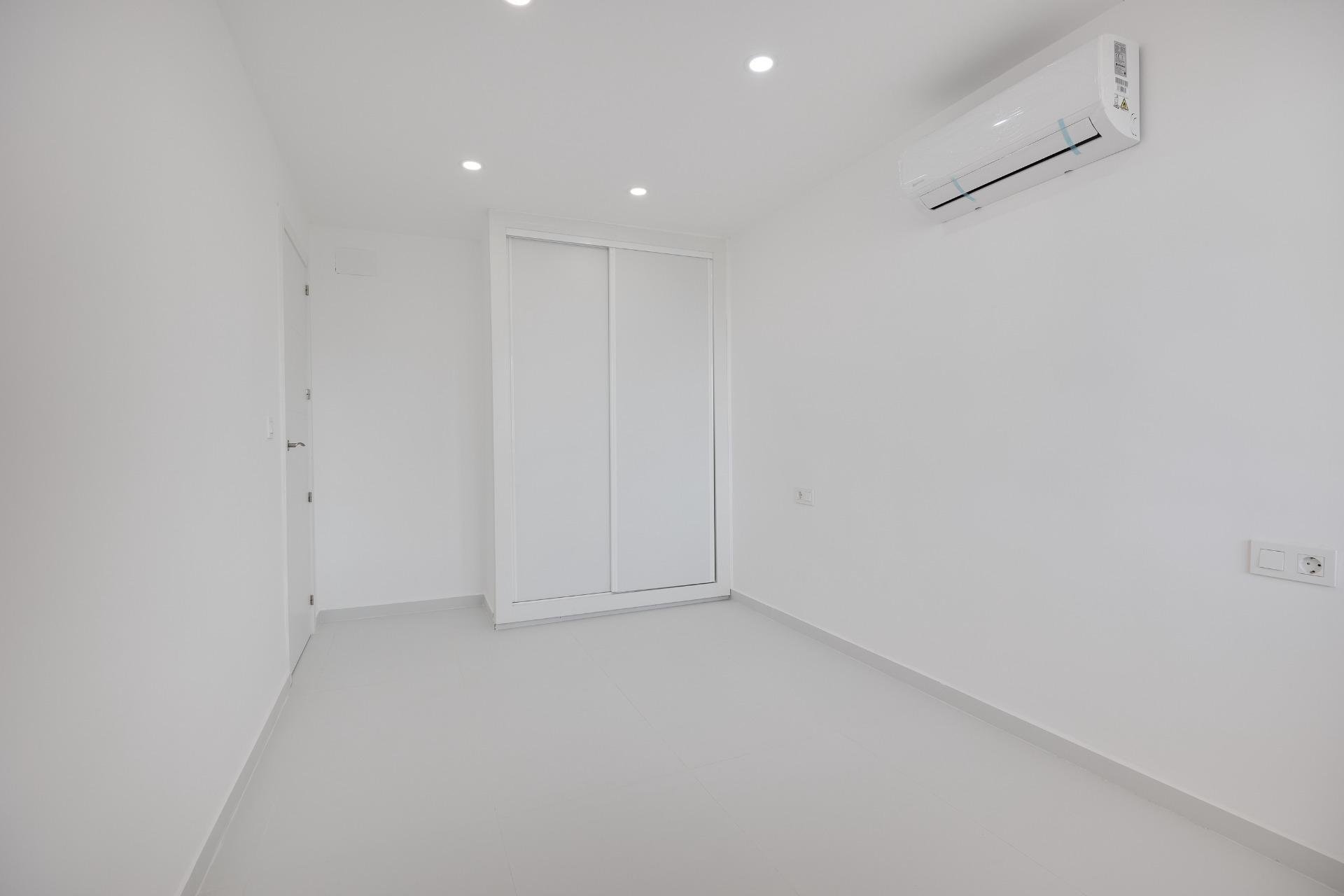 Dzīvoklis Torrevieja, Alicante, Spānijā 3 istabas, 102 m2 Nr. 165755