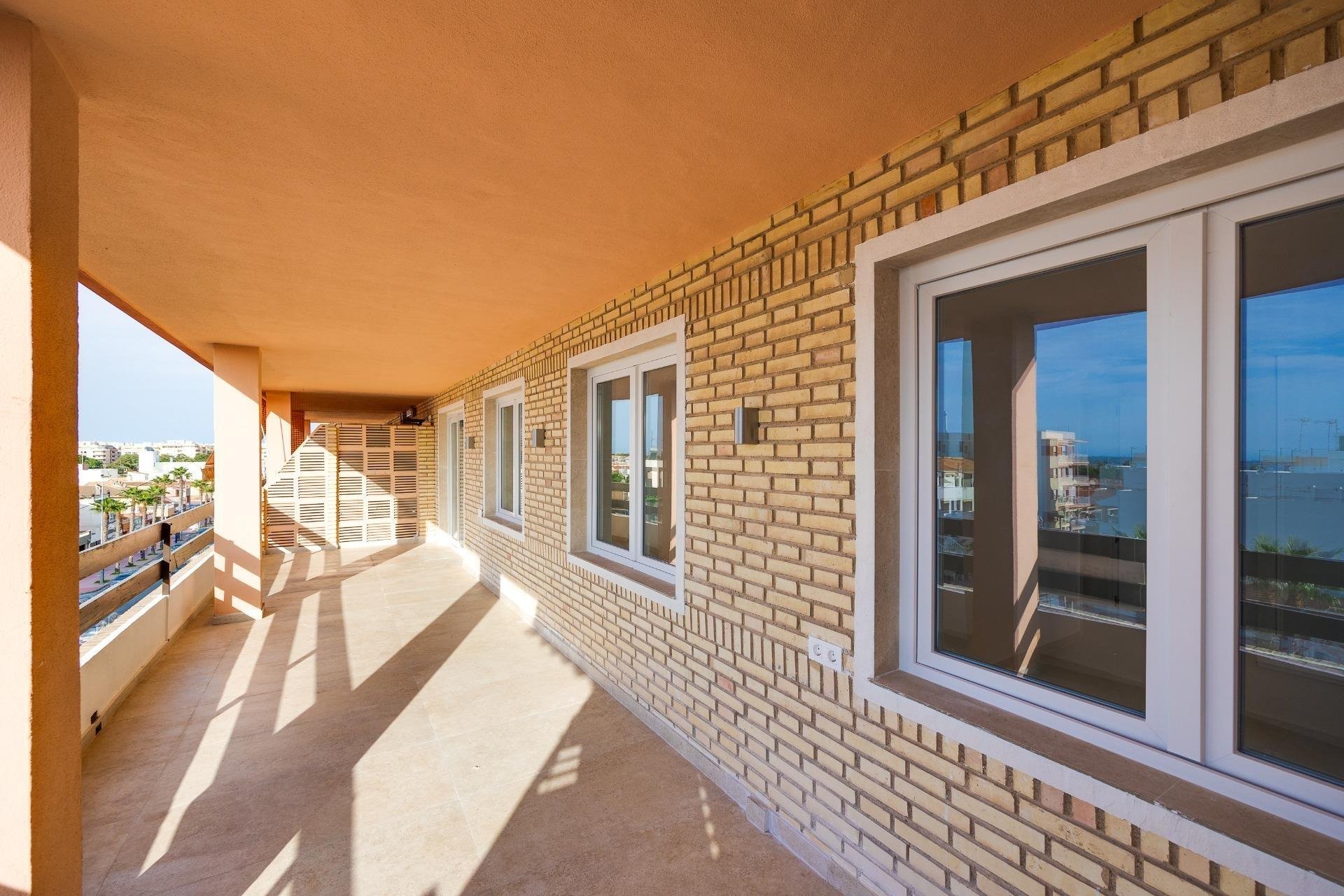 Dzīvoklis Torrevieja, Alicante, Spānijā 3 istabas, 102 m2 Nr. 165755