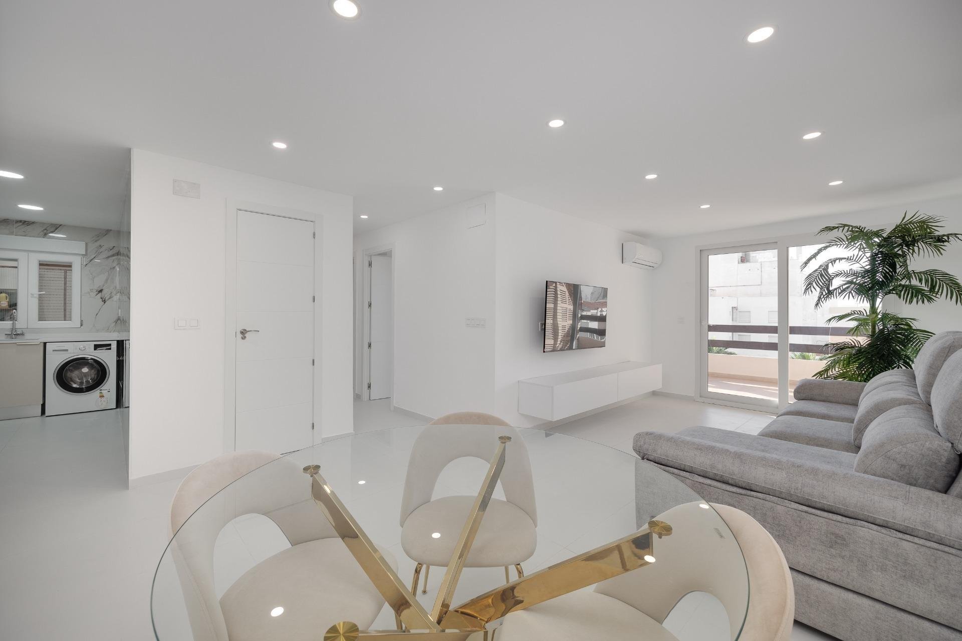 Dzīvoklis Torrevieja, Alicante, Spānijā 3 istabas, 102 m2 Nr. 165755