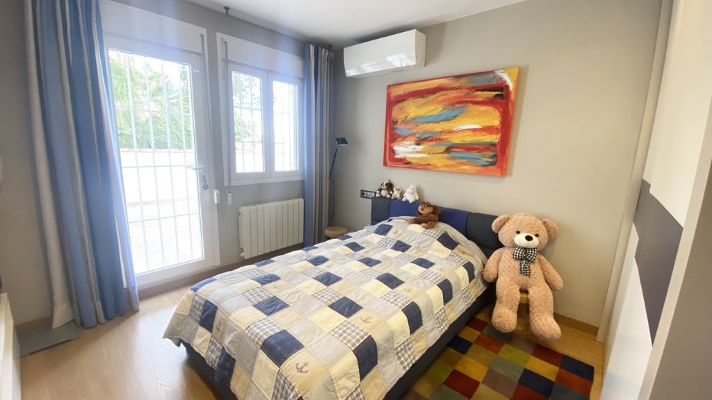 Вилла в Дехеса де Кампоамор, Аликанте, Испания 5 спален, 247м2 №144969