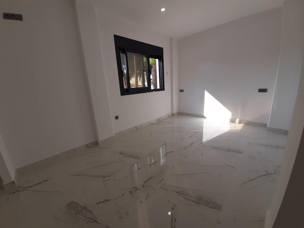 Villa à Alicante, Espagne 4 chambres, 235 m2 No. 112941