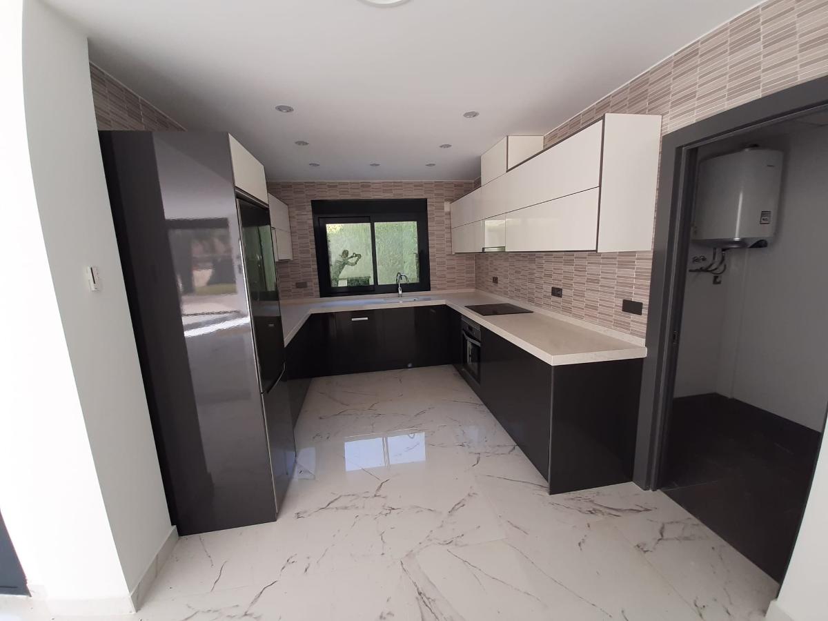 Villa à Alicante, Espagne 4 chambres, 235 m2 No. 112941