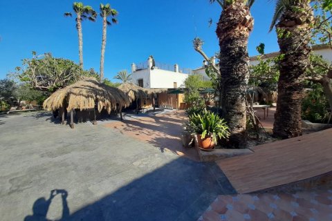 Villa in Orihuela, Alicante, Spain 8 bedrooms, 600 sq.m. No. 112935