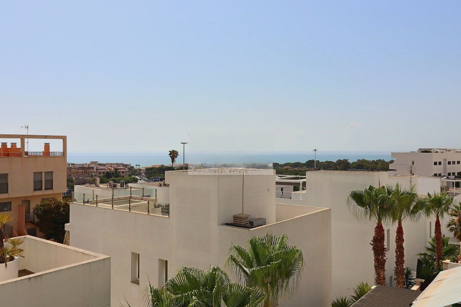 Tvåvåningslägenhet i Guardamar del Segura, Alicante, Spanien 4 sovrum, 123 kvm. Nr. 196334