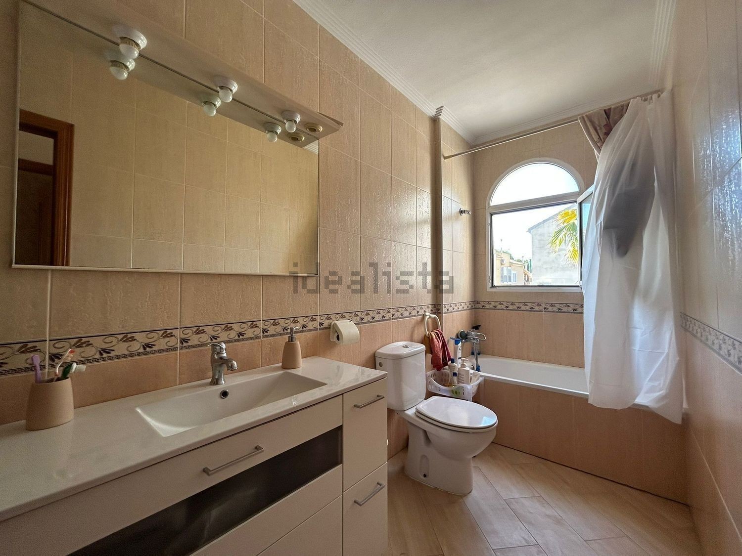Villa à Guardamar del Segura, Alicante, Espagne 5 chambres, 216 m2 No. 196333