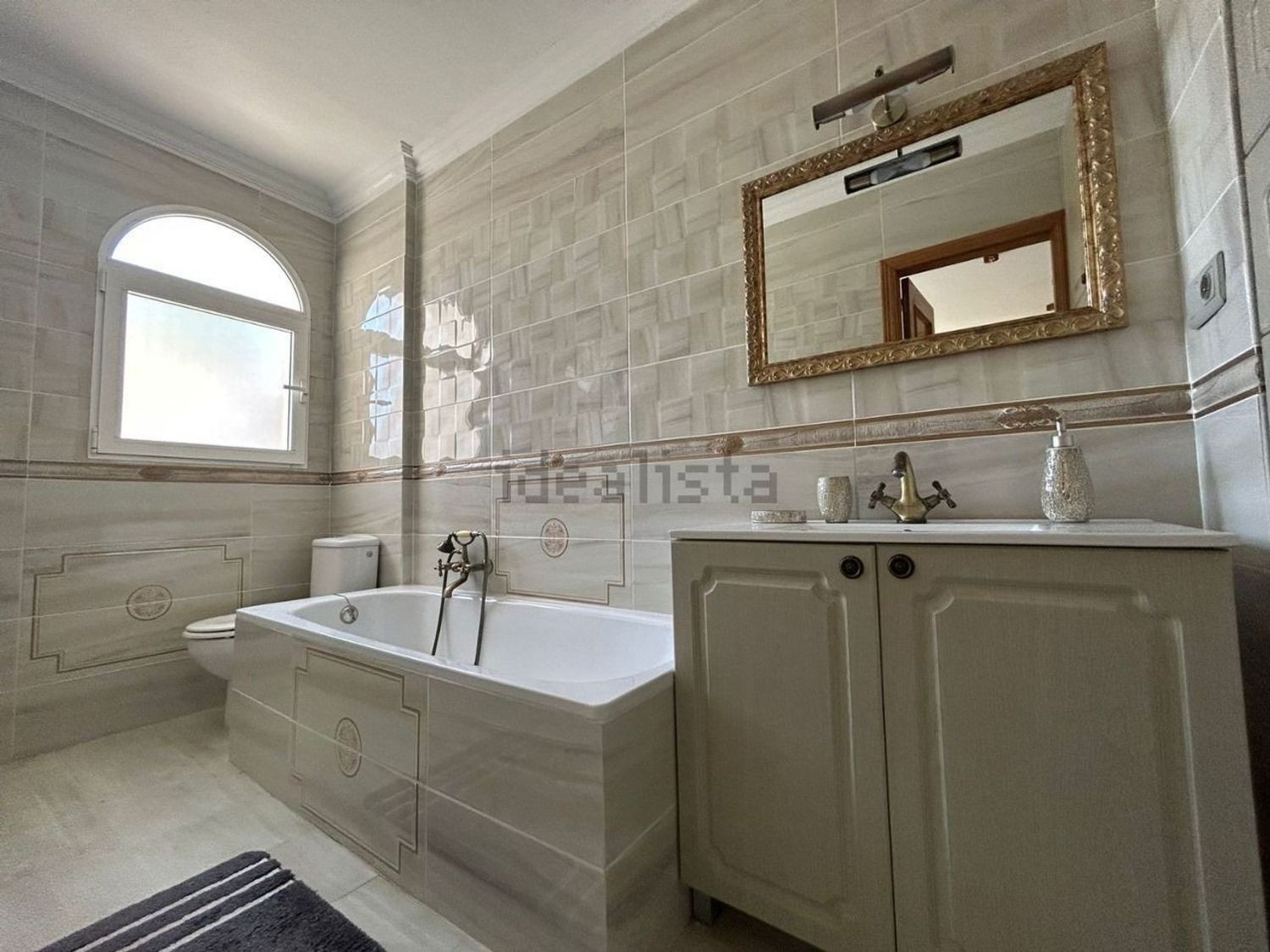 Villa à Guardamar del Segura, Alicante, Espagne 5 chambres, 216 m2 No. 196333