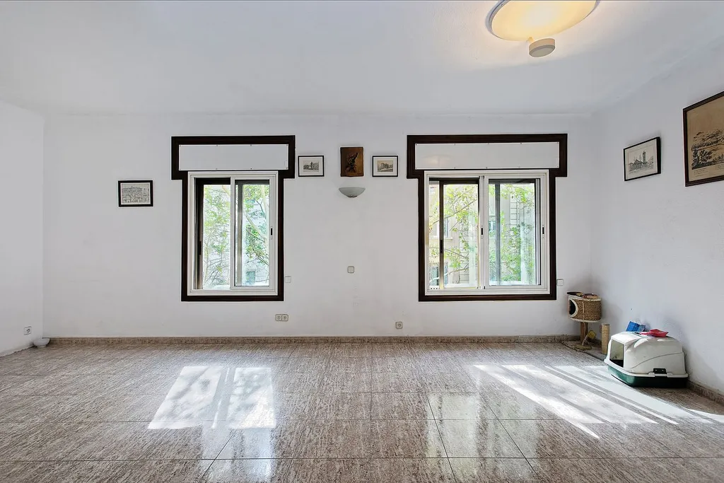Apartment in Barcelona, Spain 5 bedrooms, 165 sq.m. No. 140963