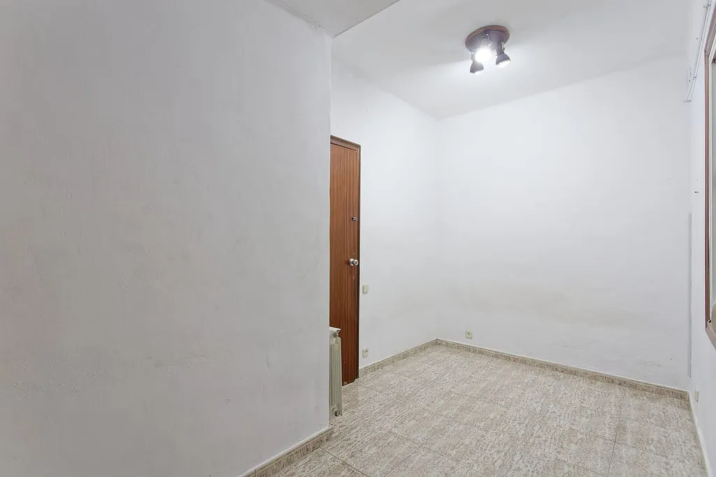 Apartment in Barcelona, Spain 5 bedrooms, 165 sq.m. No. 140963